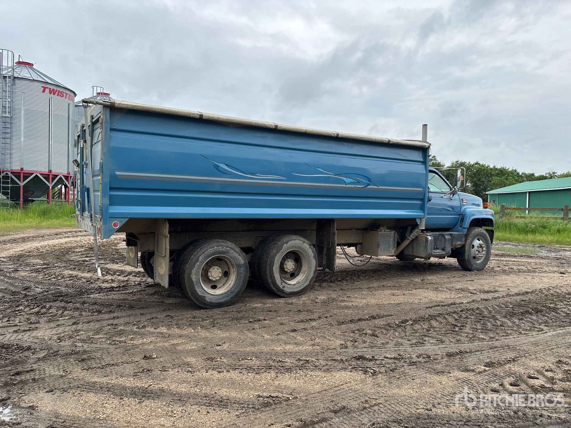 2002 GMC C8500