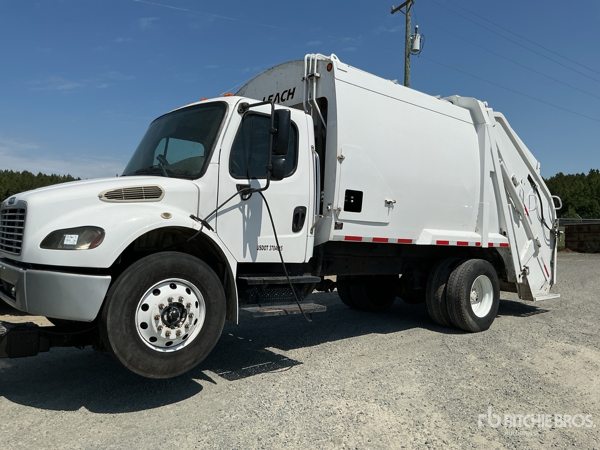 Photo of a 2006 Freightliner M2 106