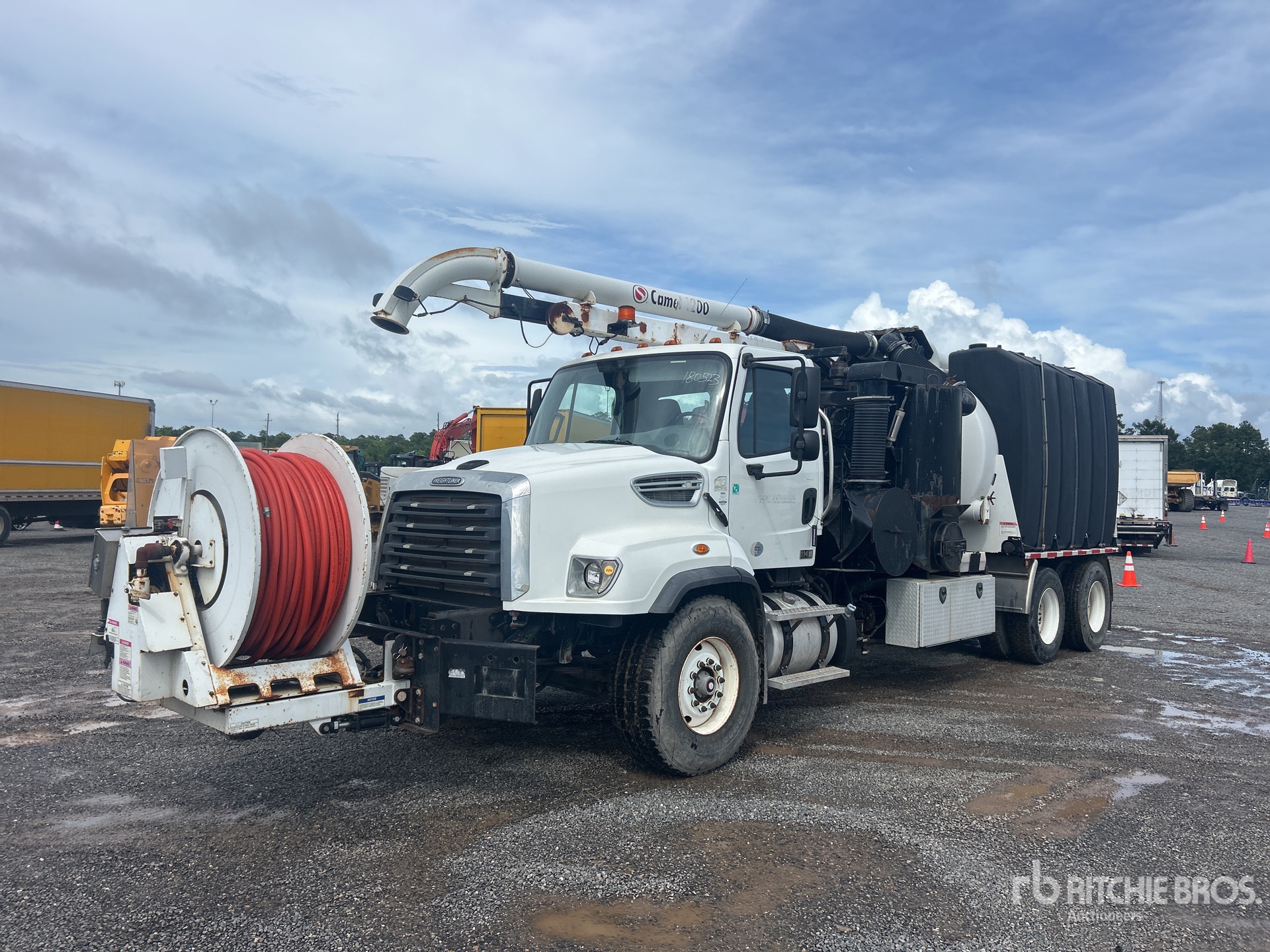 Photo of a 2015 Freightliner 114SD