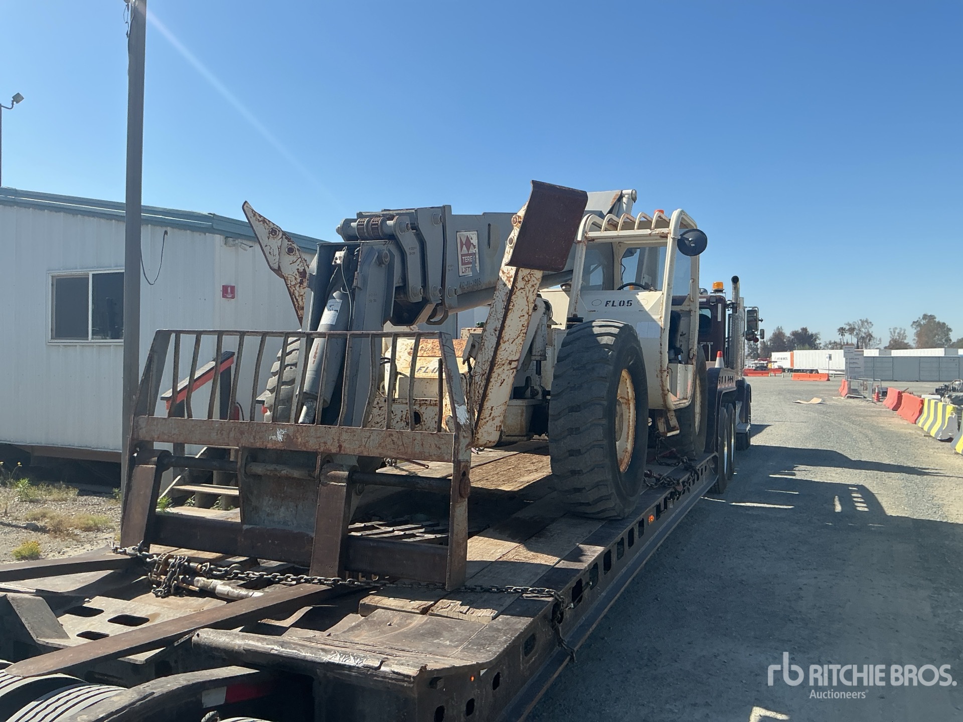 Photo of a 2004 Terex TH1056C