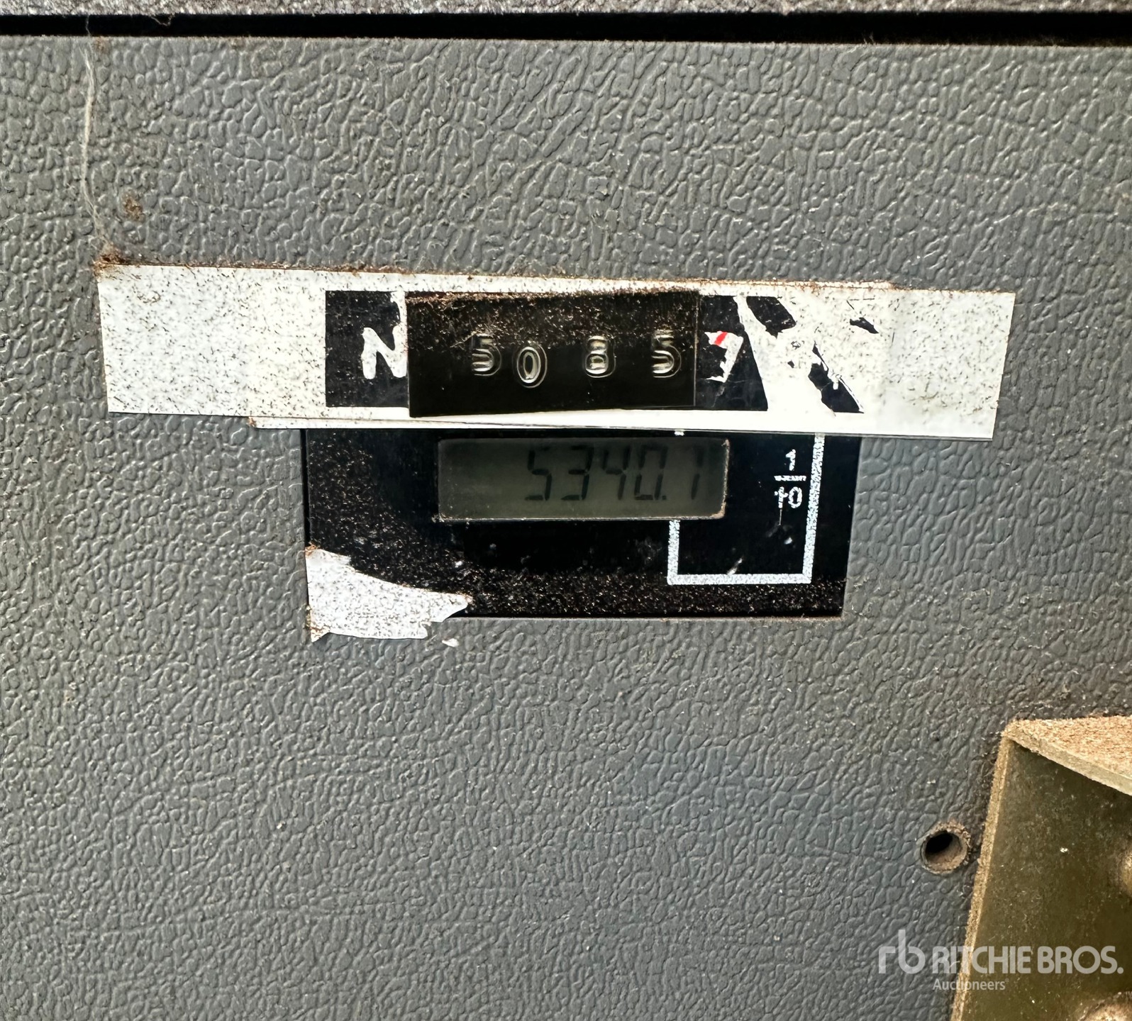 General Appearance with Hour Meter / Odometer