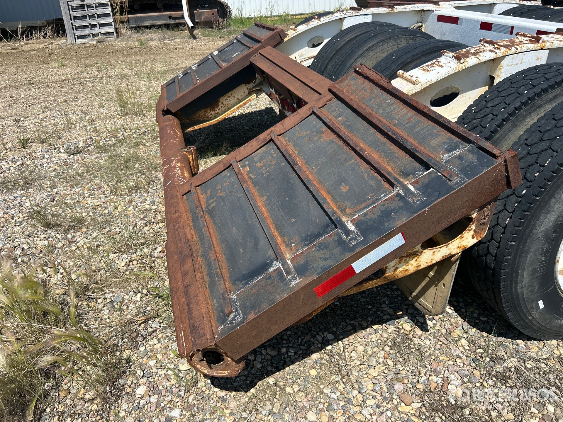 1997 Peerless 30 FT 16-WHEEL REMOVABLE GOOSENECK