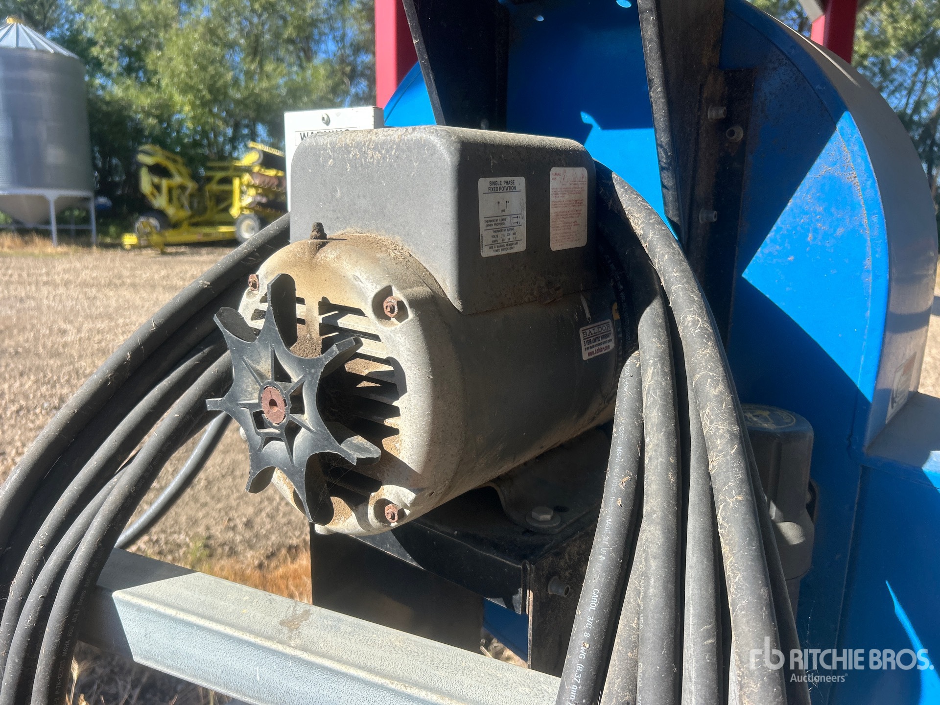 Twister +/- 4000 BU 5 RING HOPPER