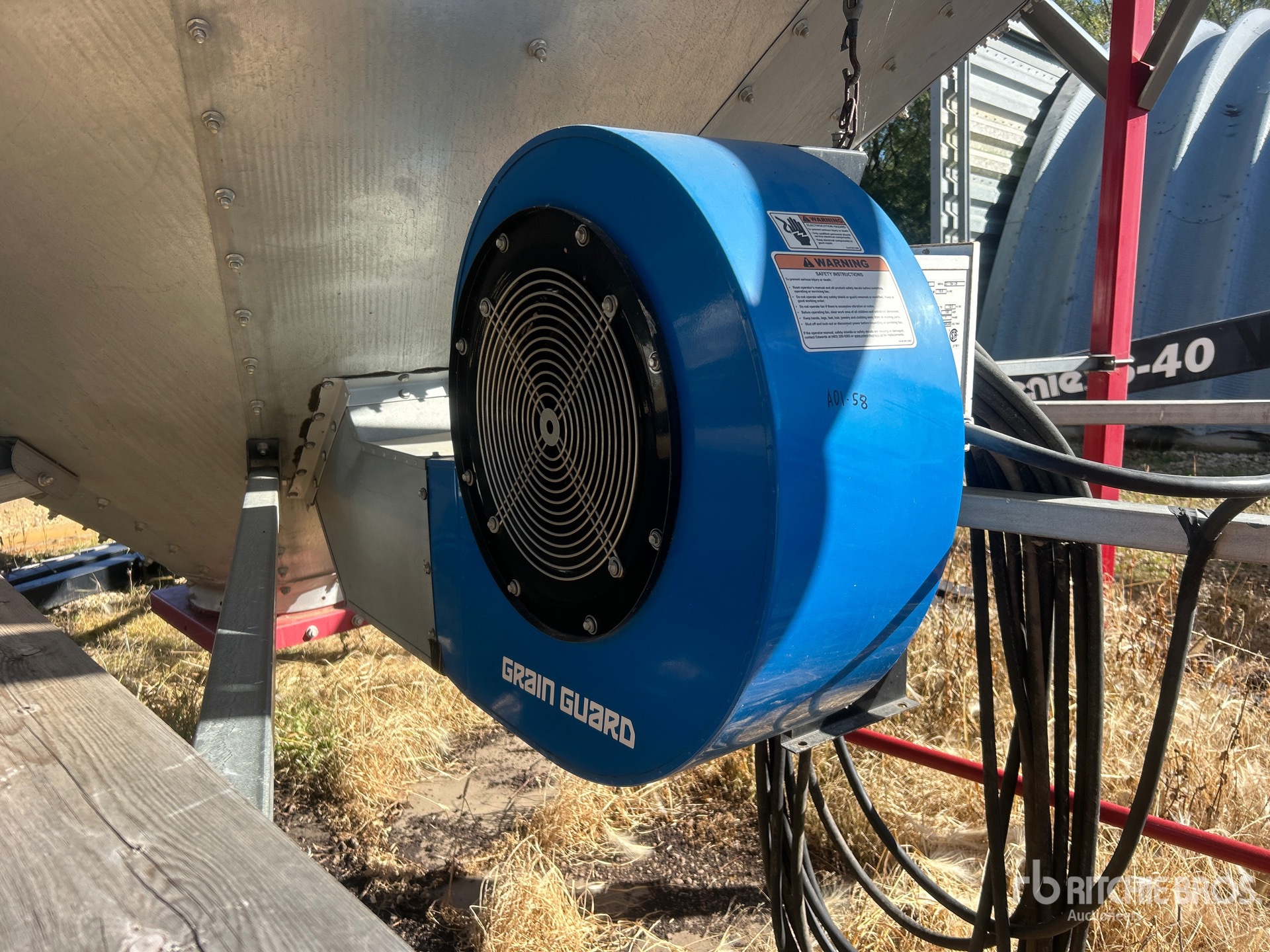 Twister +/- 4000 BU 5 RING HOPPER