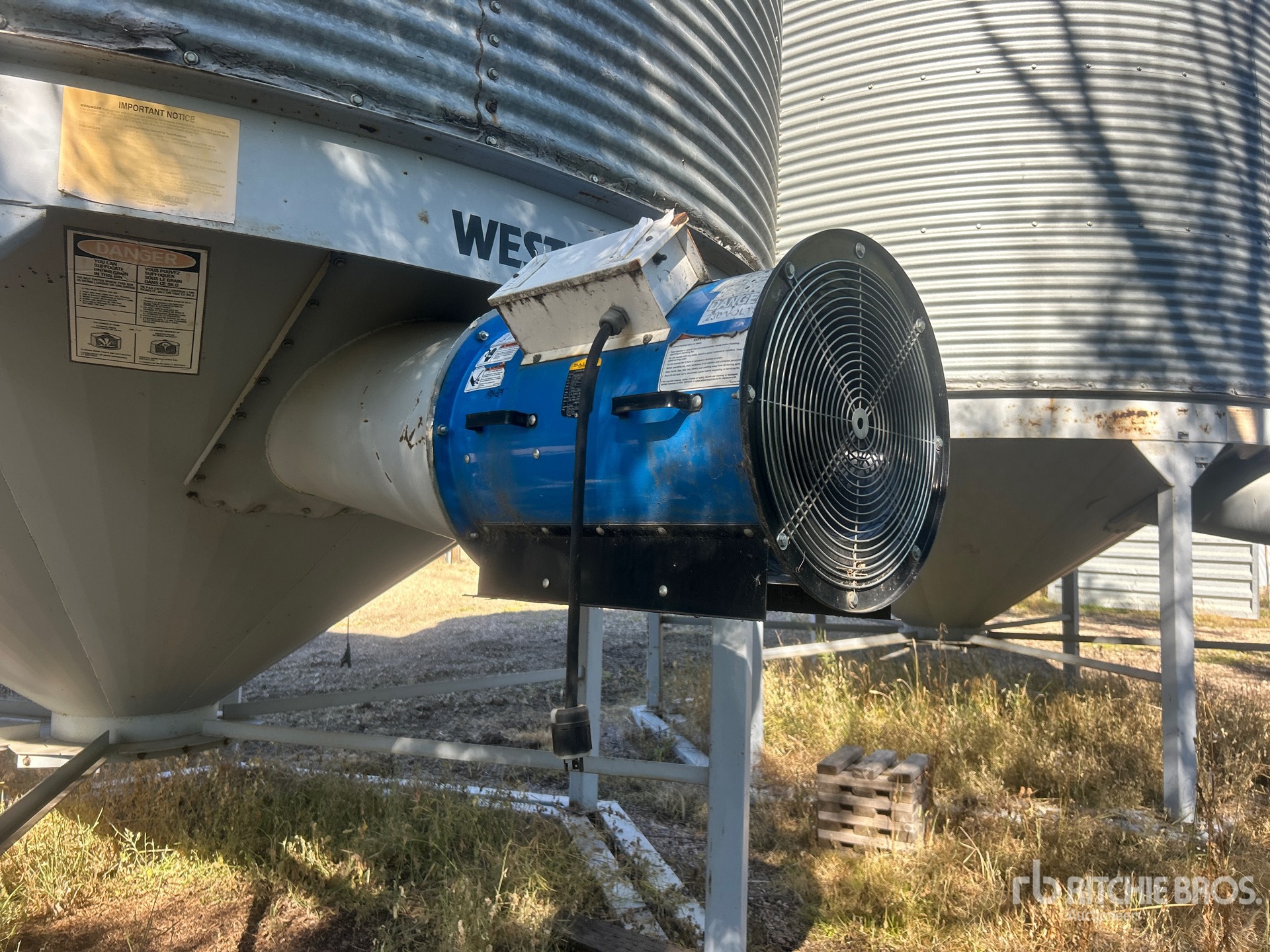 Westeel +/- 2100 BU 6 RING HOPPER