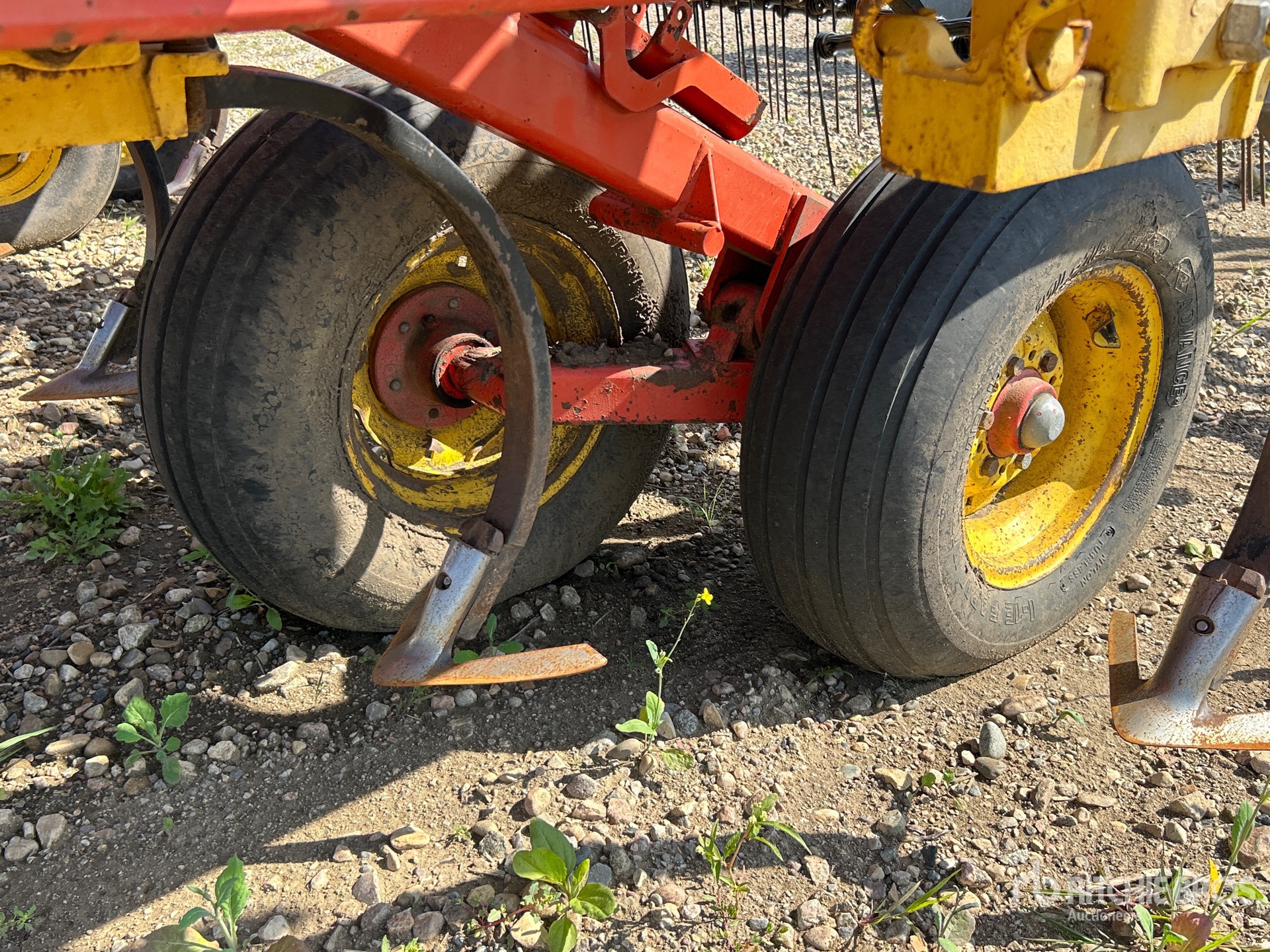 2008 Bourgault 8810