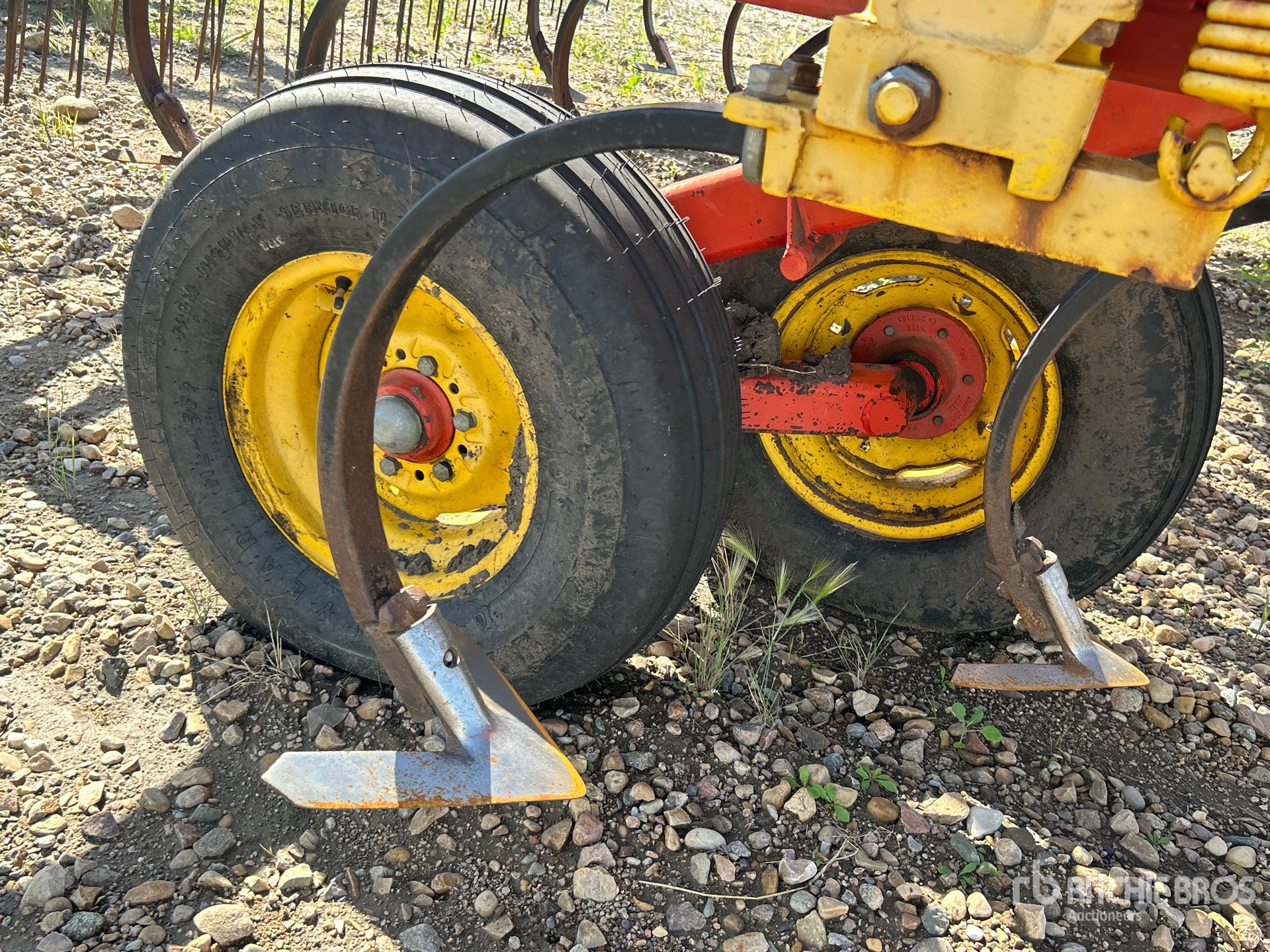 2008 Bourgault 8810