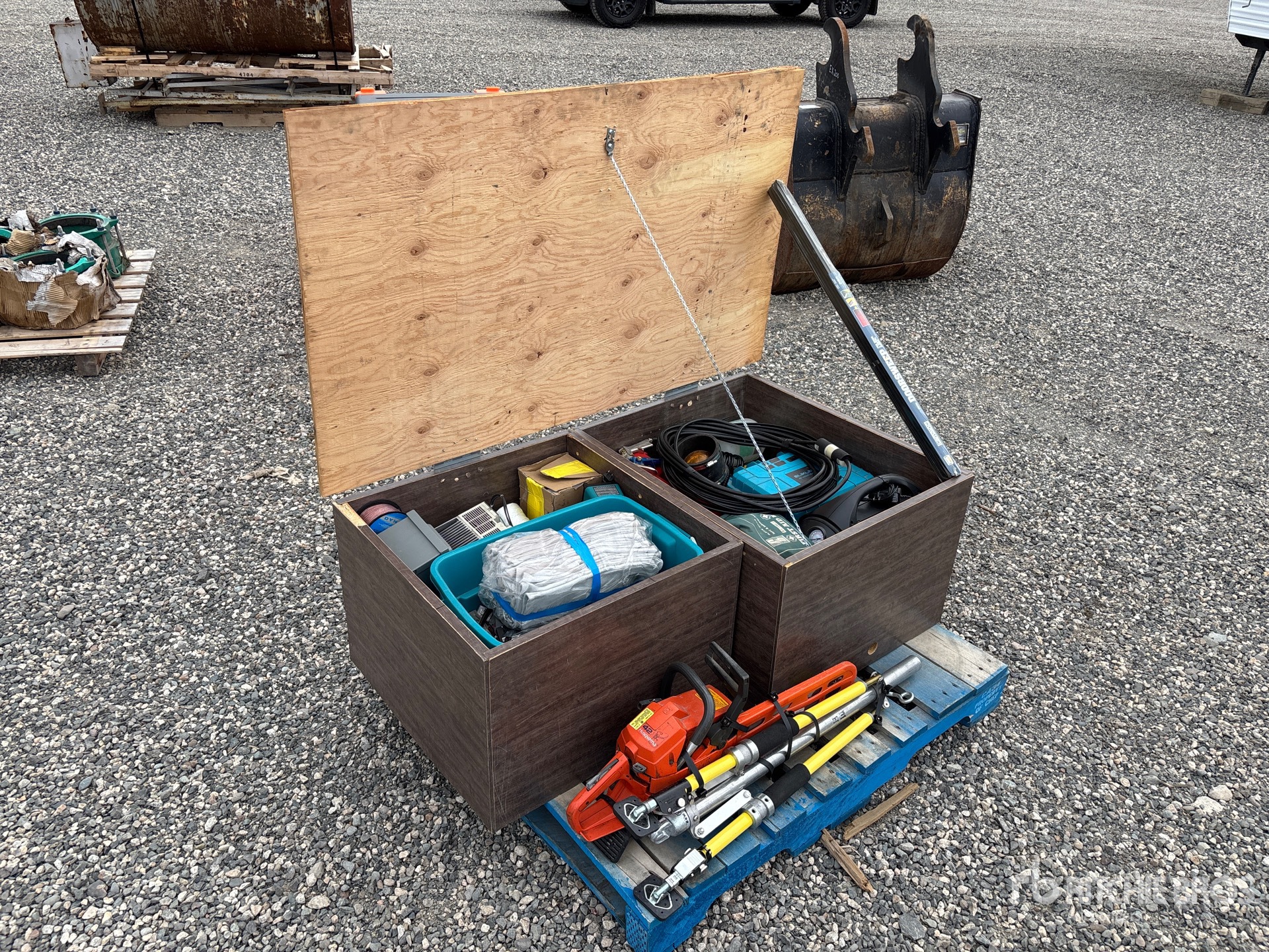 Aspect général with Image, coin avant droit