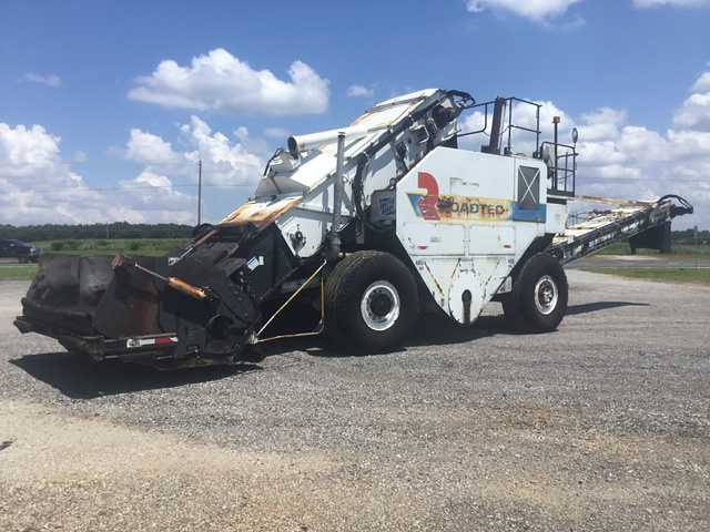 Roadtec SB-2500B Asphalt Transfer Machine