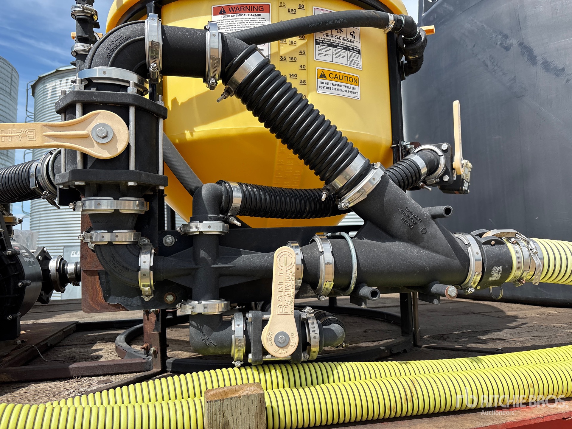 1970 Fruehauf 40 ft T/A Sprayer Nurse