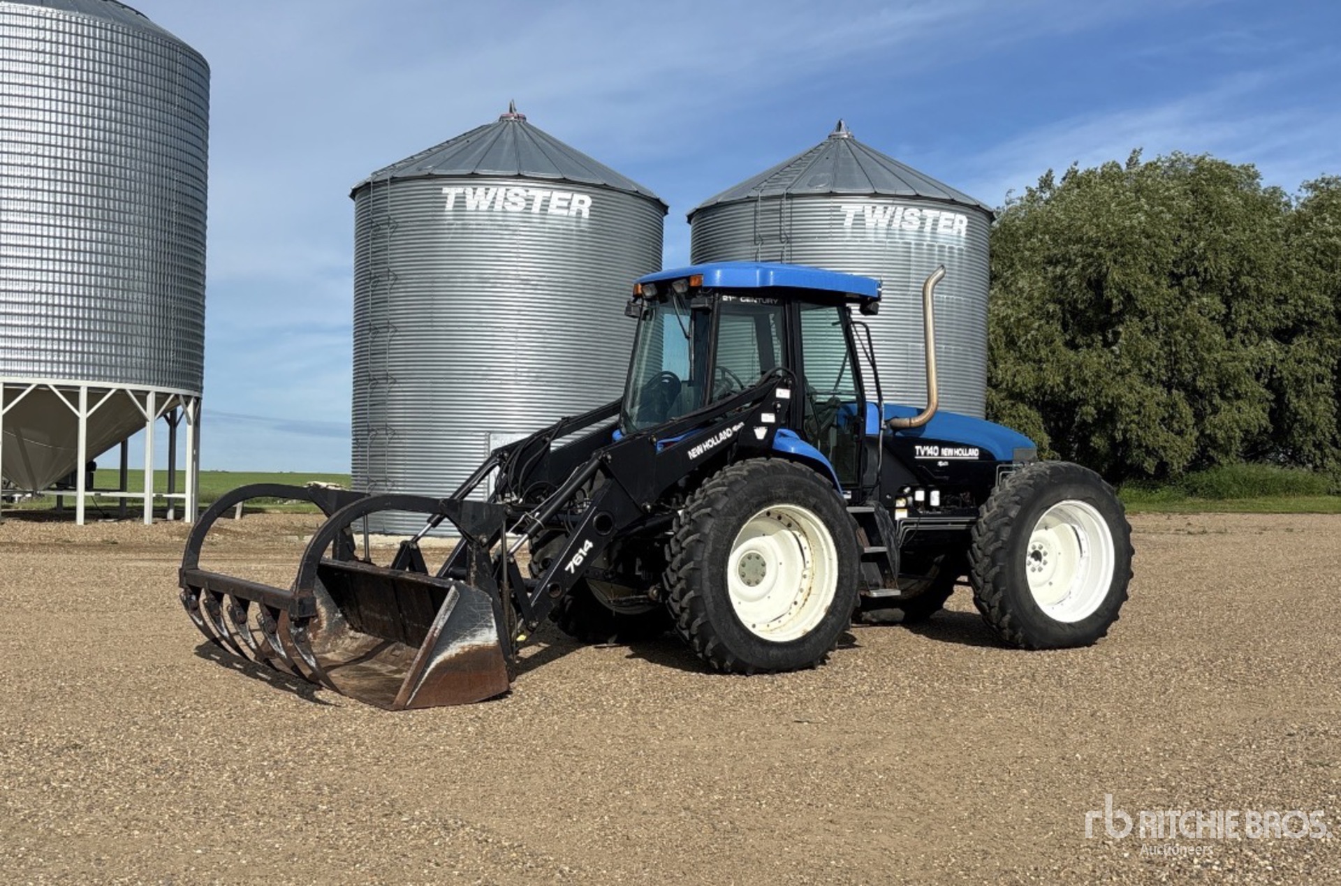 2002 New Holland TV140