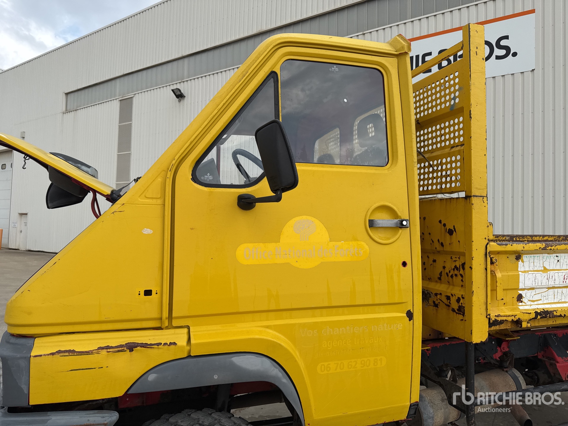 1993 Renault FO332N