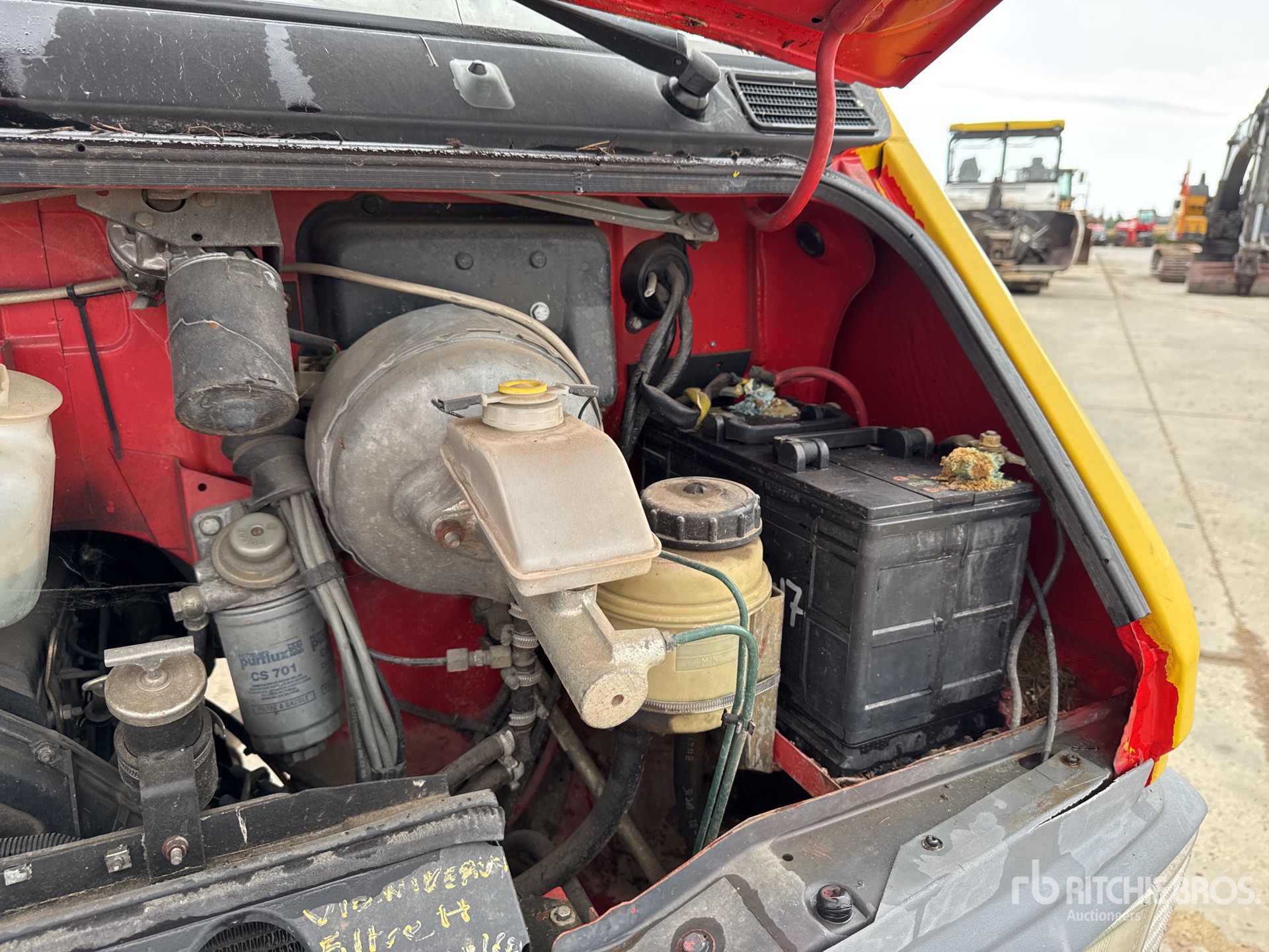 1993 Renault FO332N