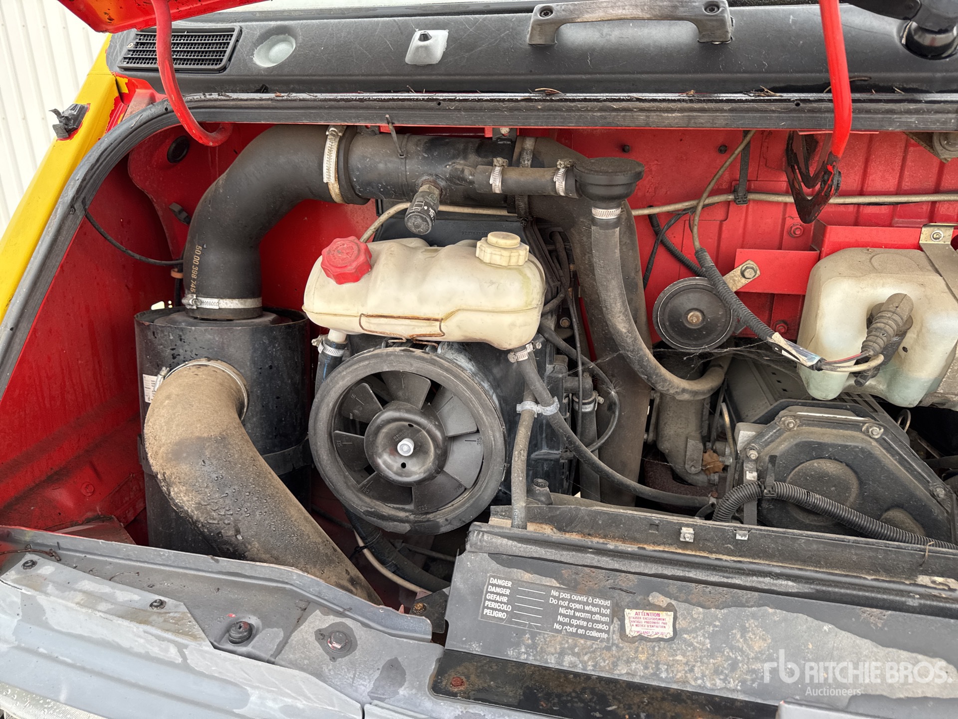 1993 Renault FO332N