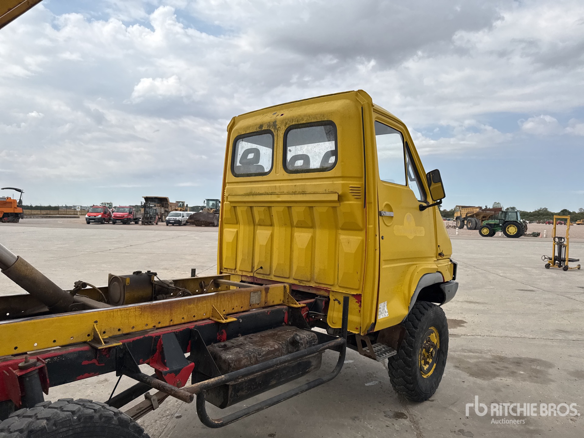 1993 Renault FO332N