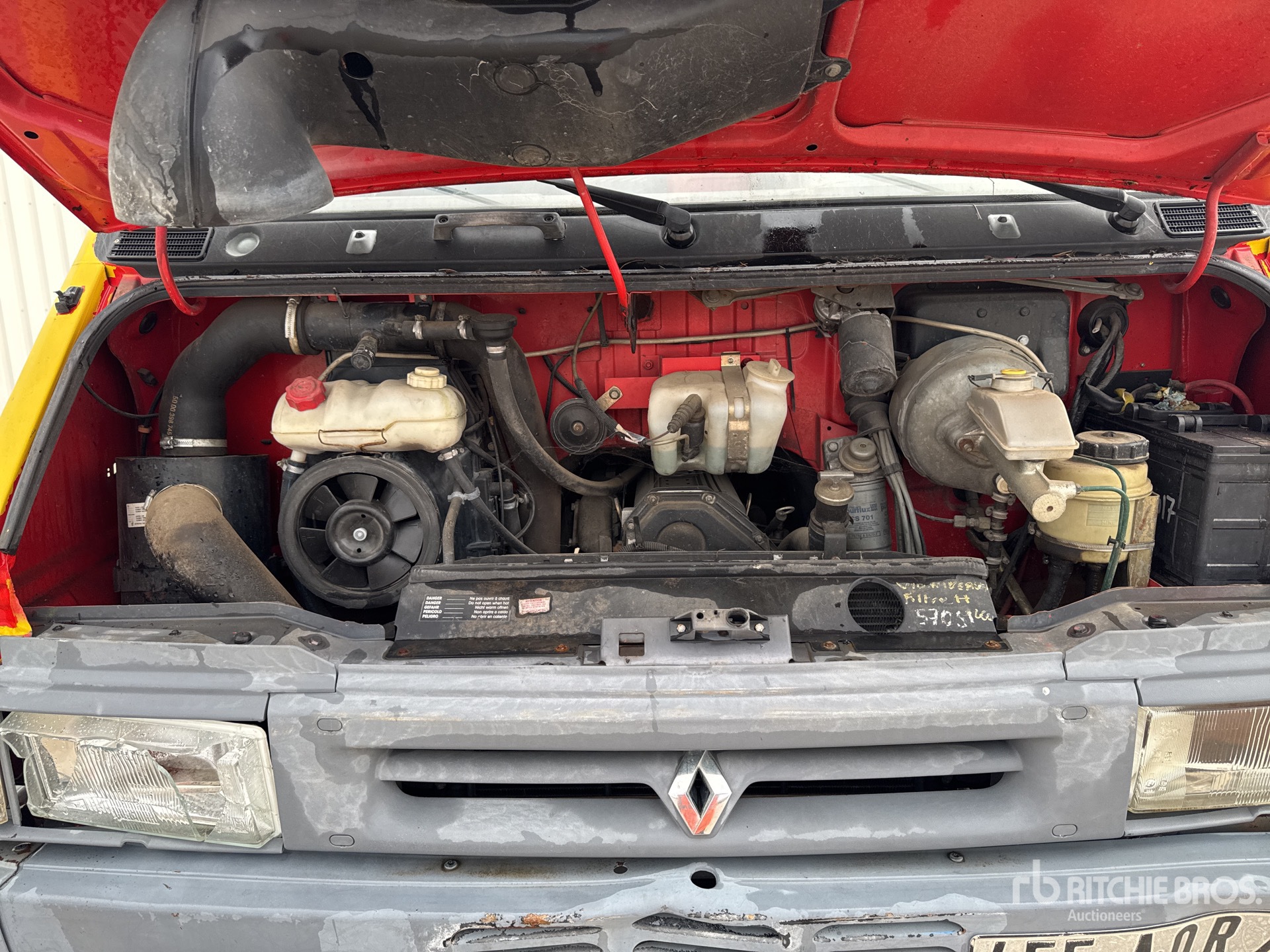 1993 Renault FO332N