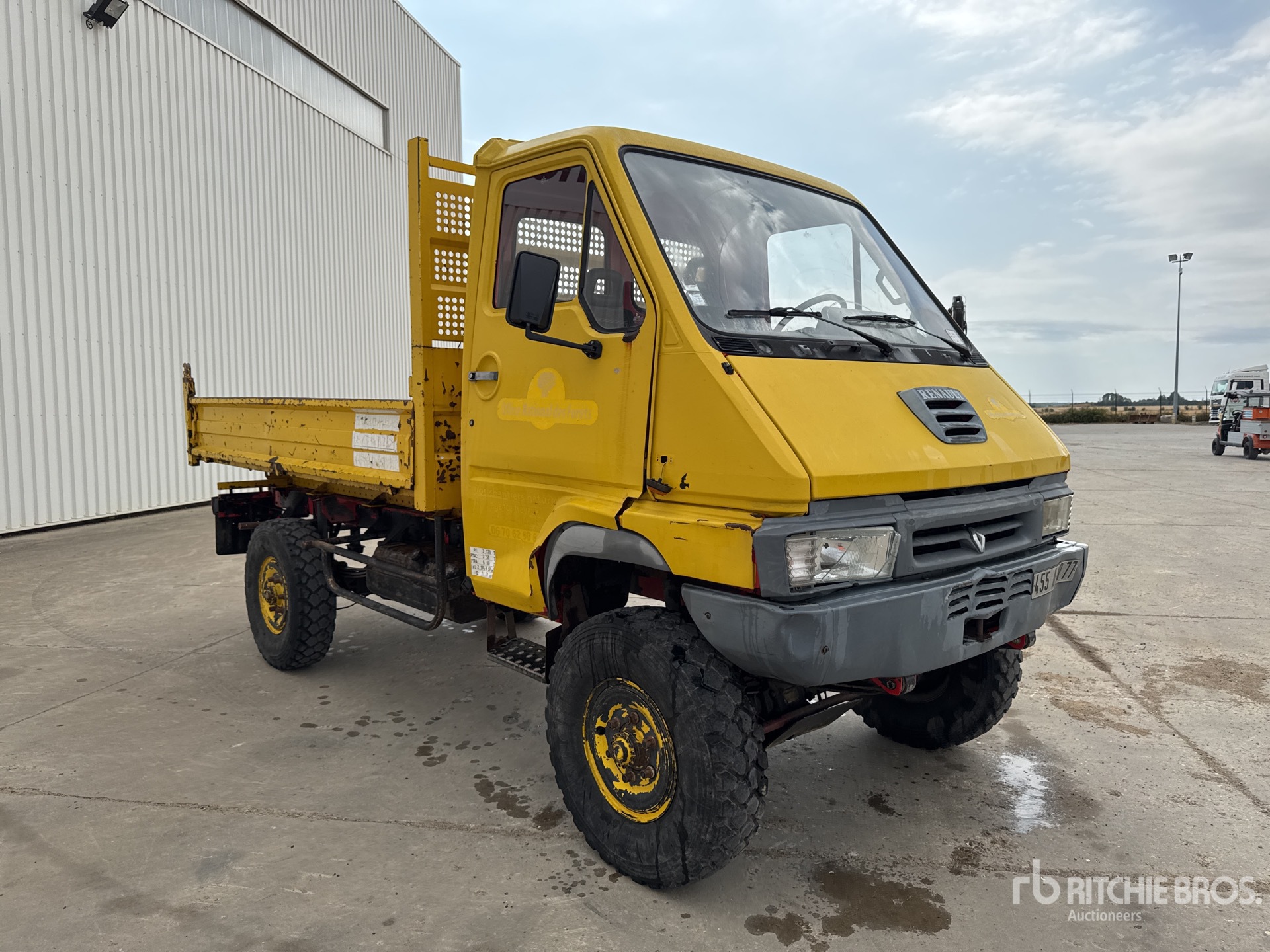 1993 Renault FO332N