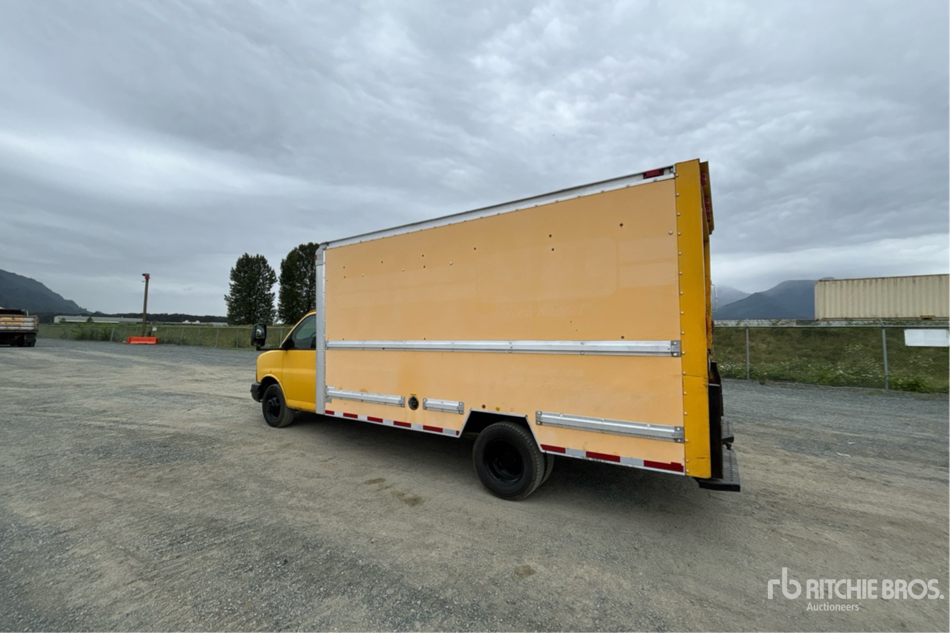 General Appearance with Picture, Left Rear Corner