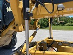 Hydraulics with Blade Lift Cylinders