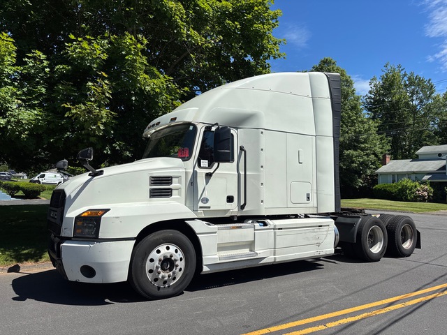 2018 Mack Anthem AN64T 6x4 T/A Sleeper Truck Tractor