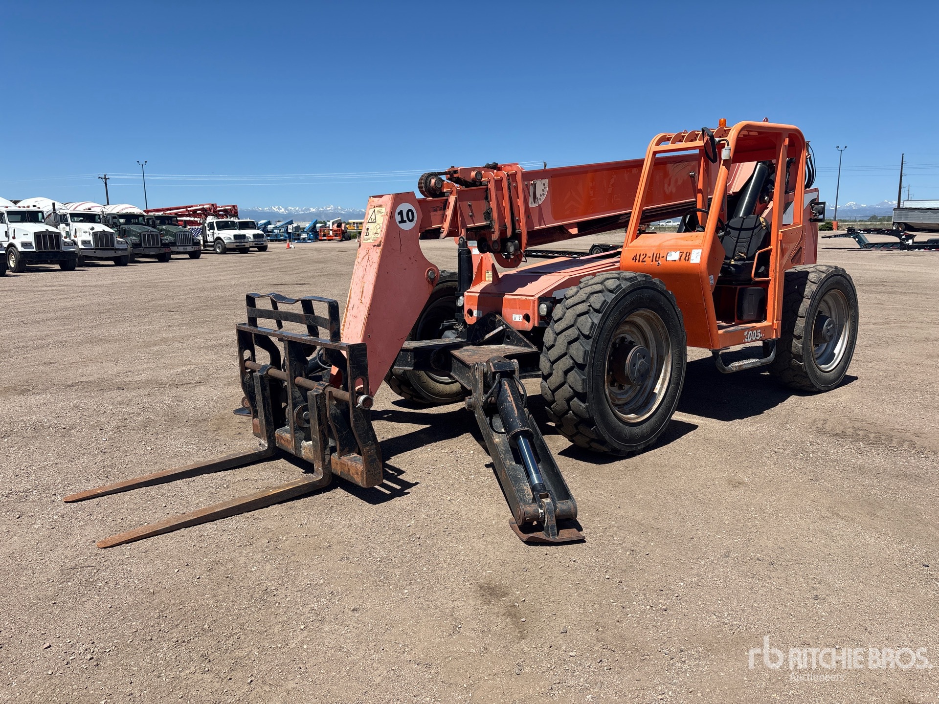Photo of a 2012 JLG 10054