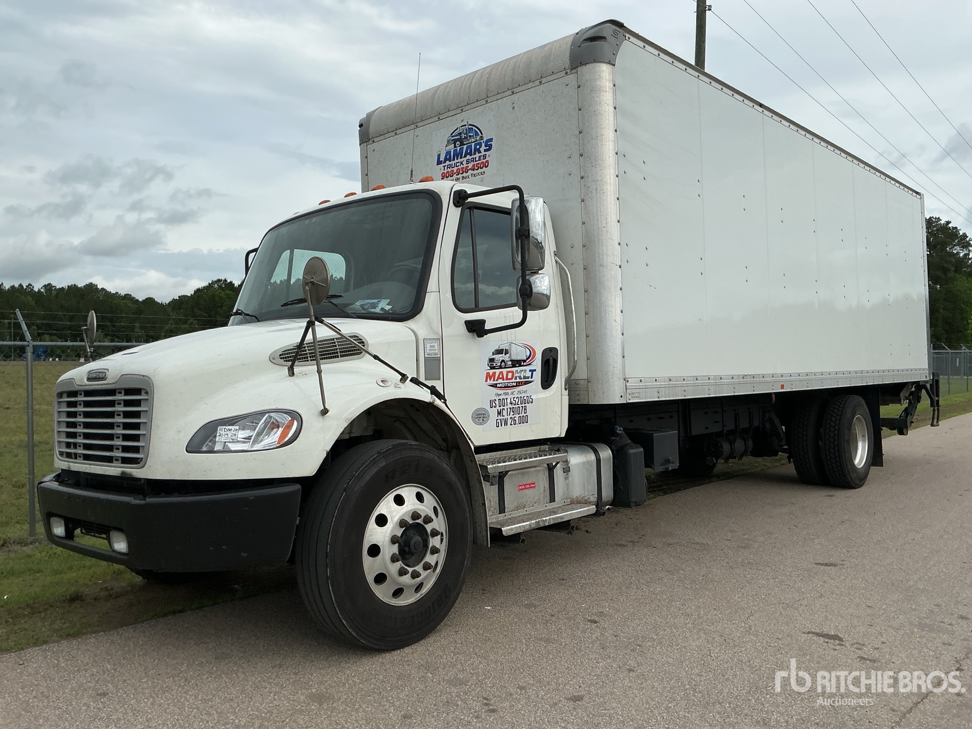 Photo of a 2021 Freightliner M2 106