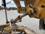 Hydraulics with Saddle Positioning Cylinder