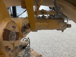 Hydraulics with Saddle Lock Pin
