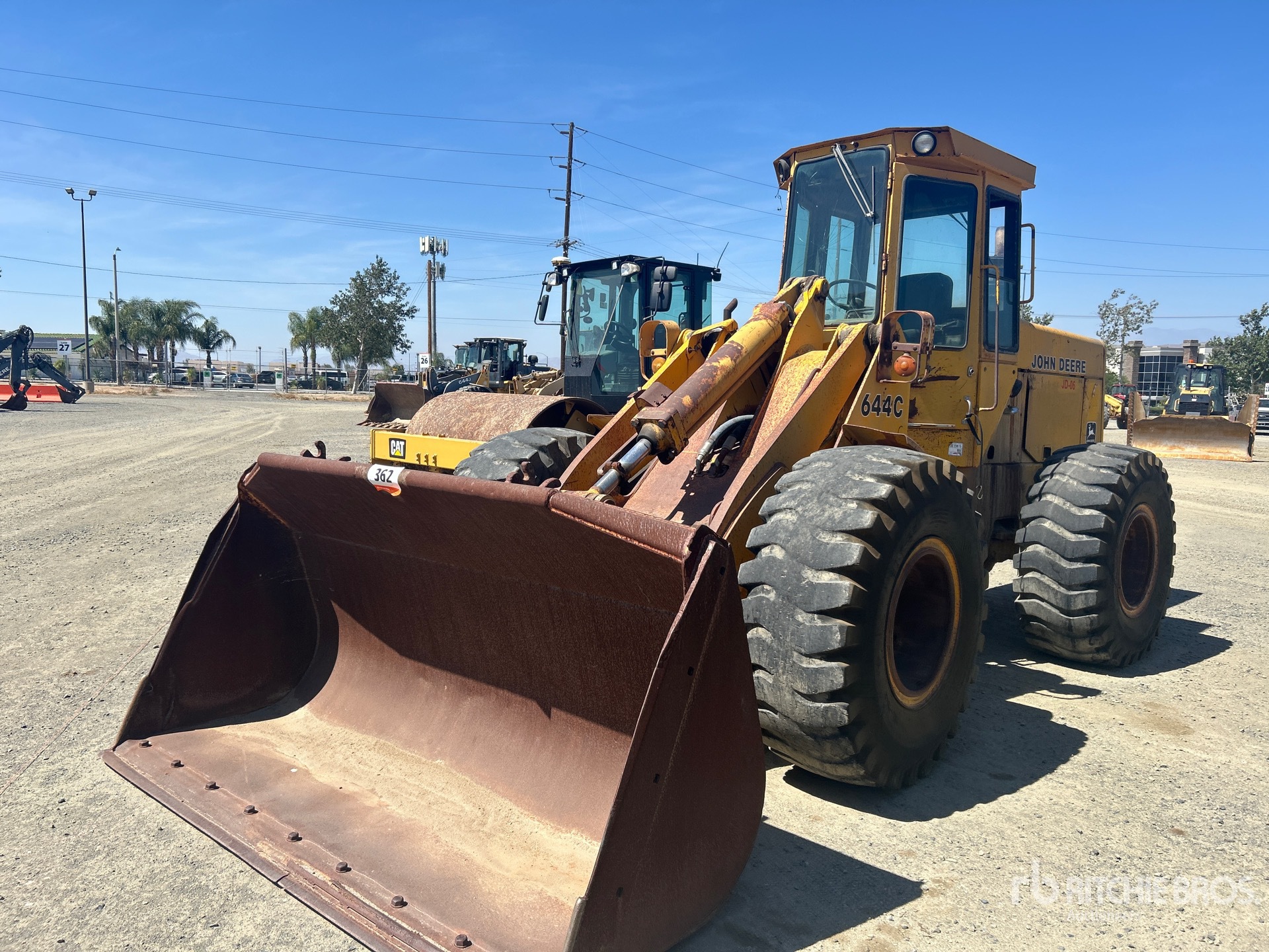 Photo of a 1985 John Deere 644C