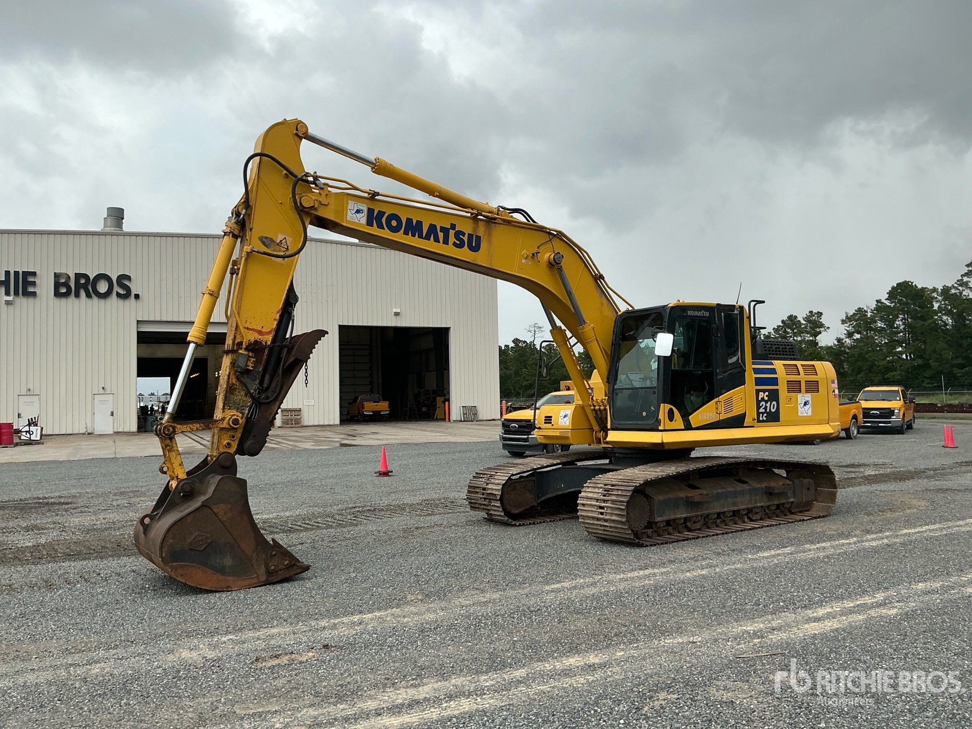 Photo of a 2022 Komatsu PC210LC-11