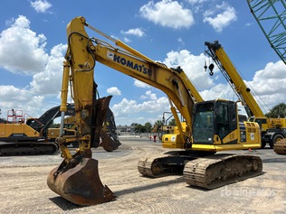 2022 Komatsu PC210LC-11 Tracked Excavator | Ritchie Bros. Auctioneers