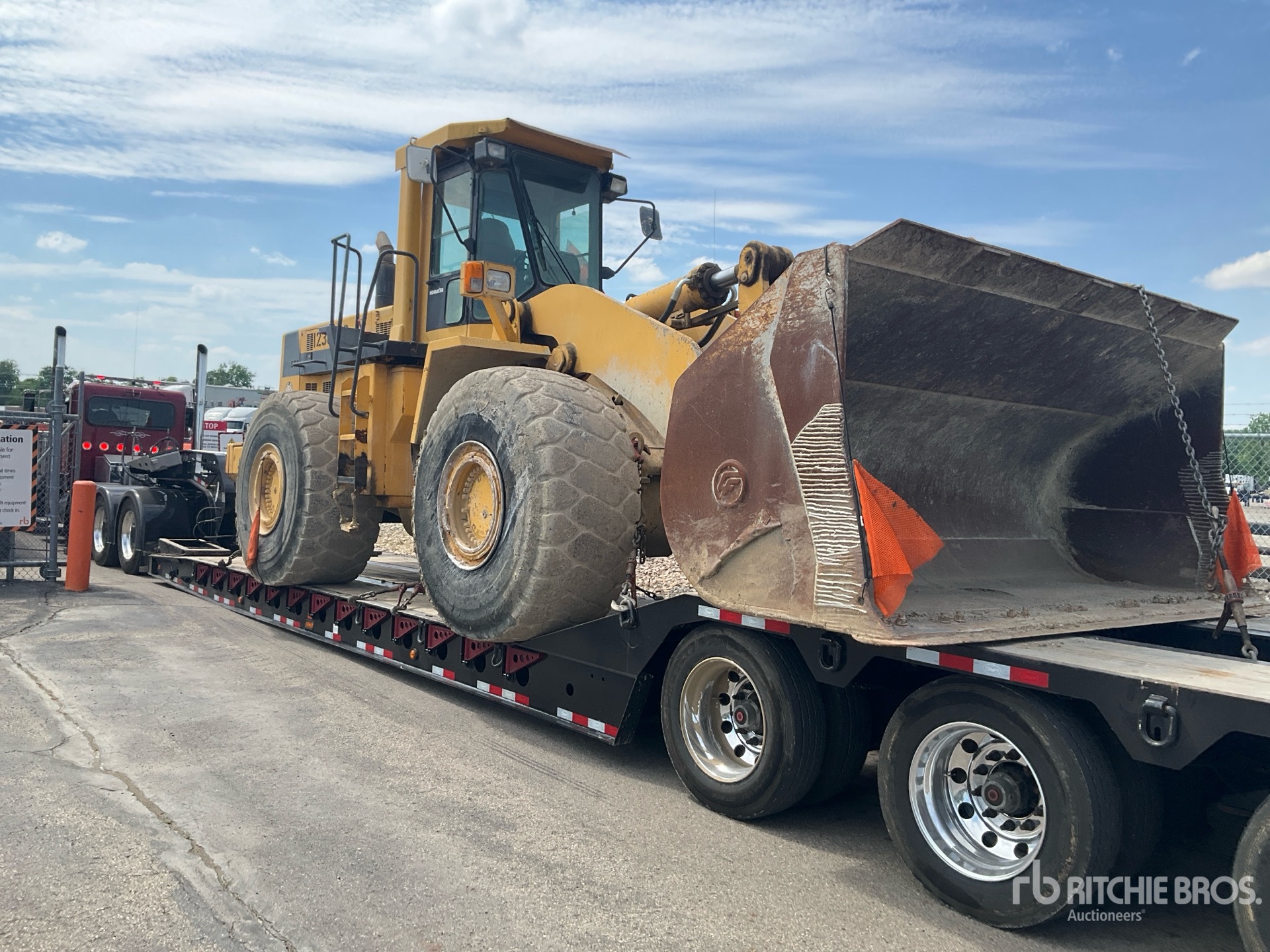 Photo of a 1996 Komatsu WA500