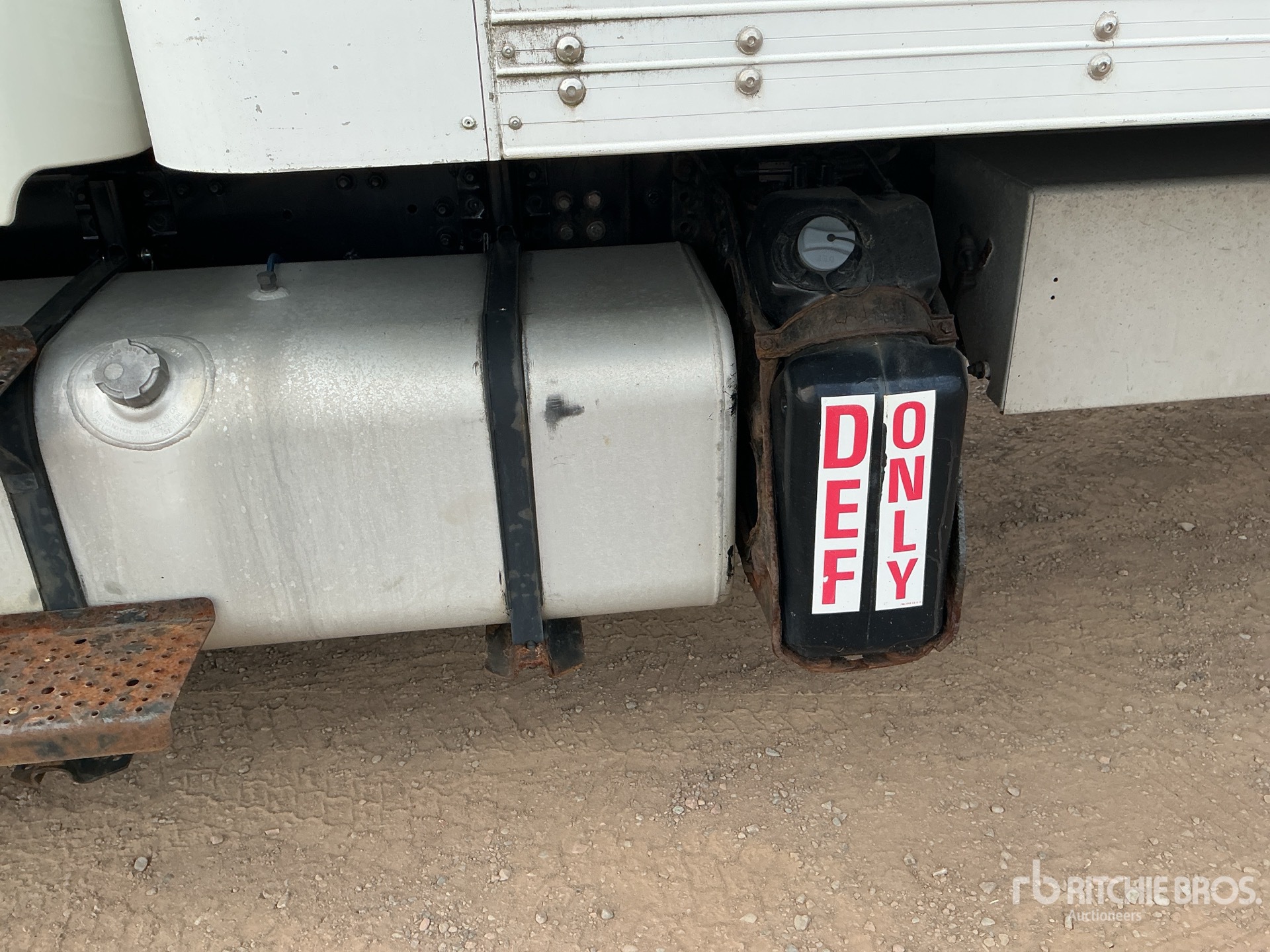 2012 Freightliner M2 106