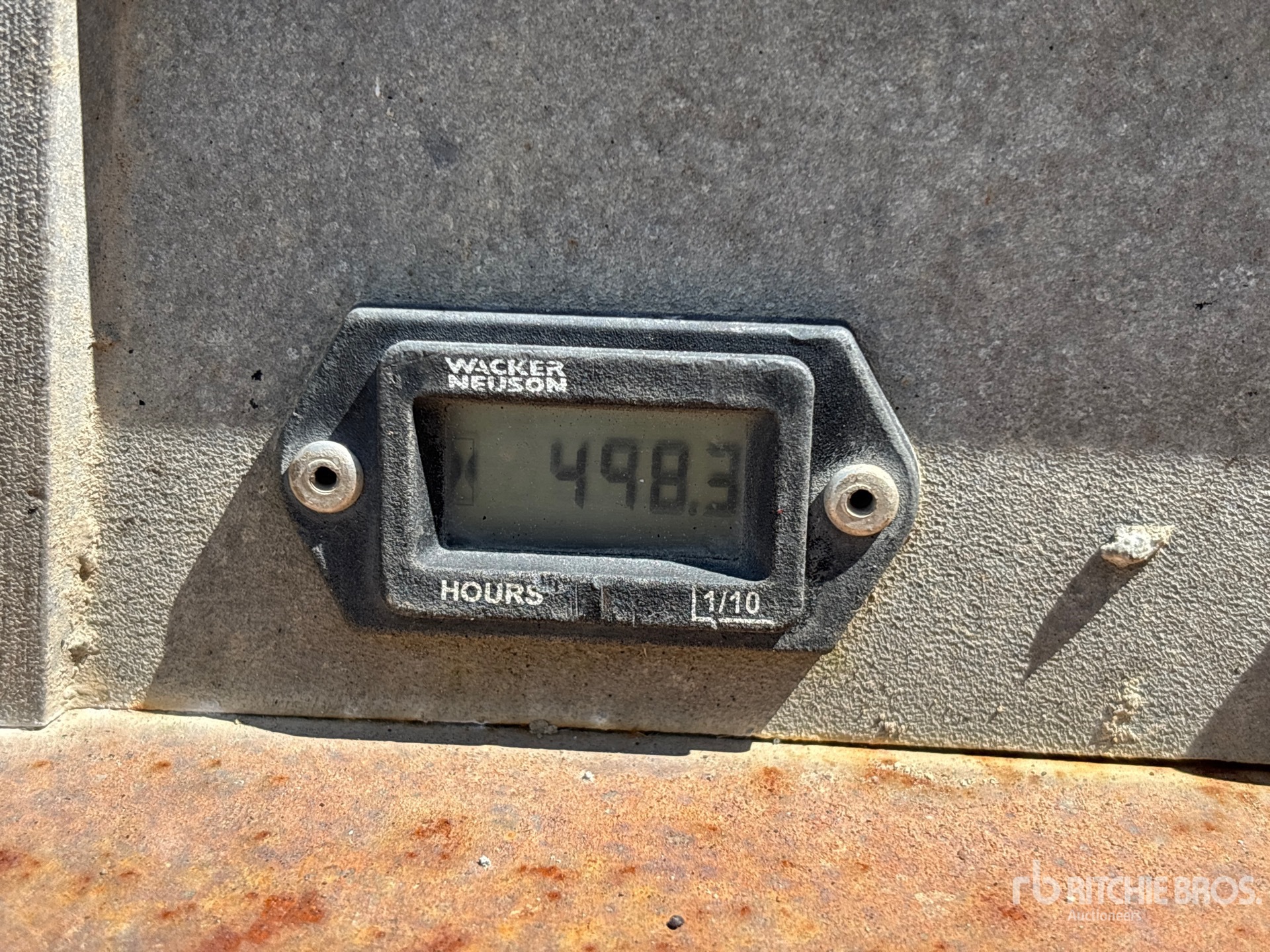 General Appearance with Hour Meter / Odometer