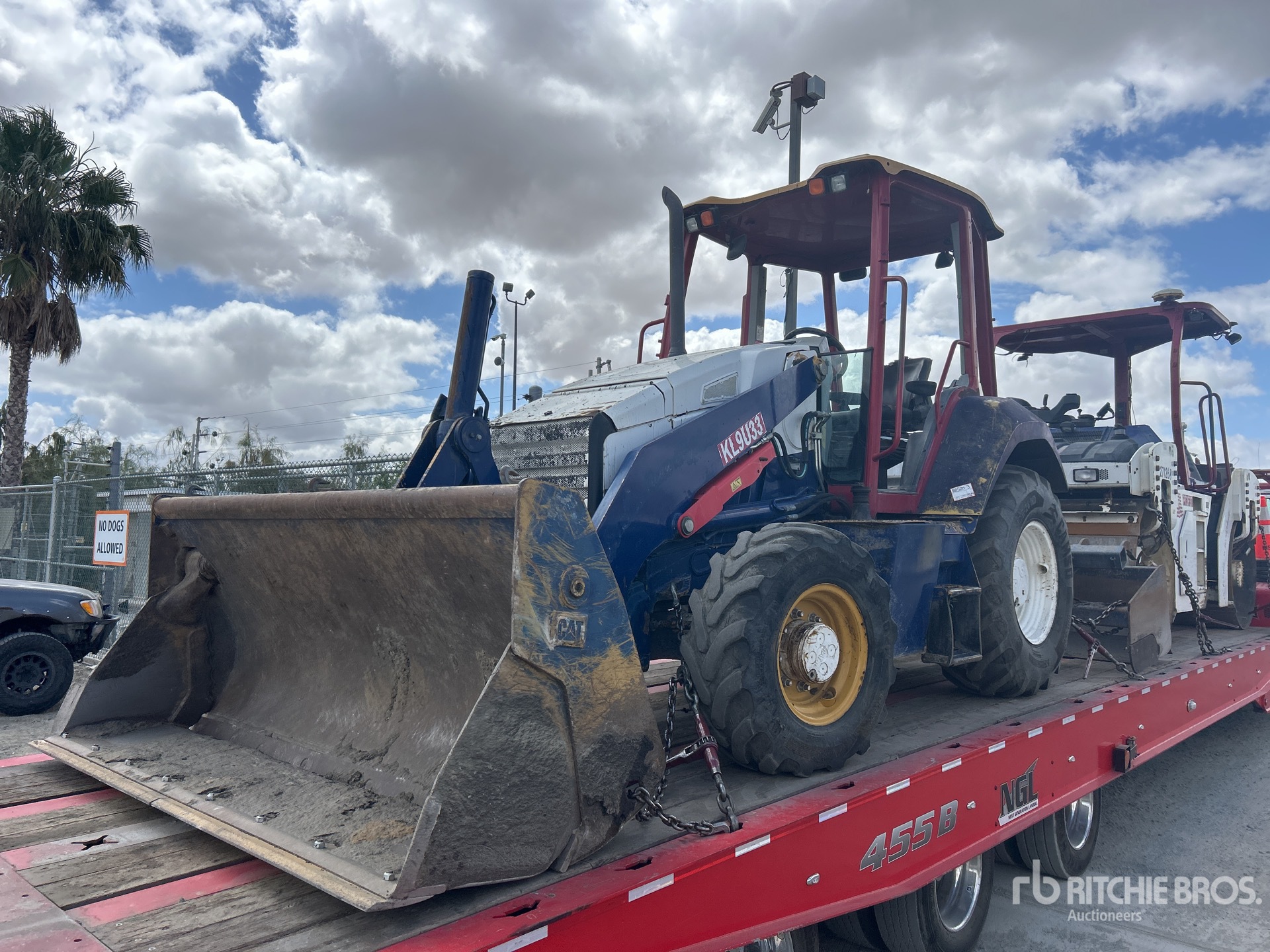 Photo of a 2017 Caterpillar 415E IL