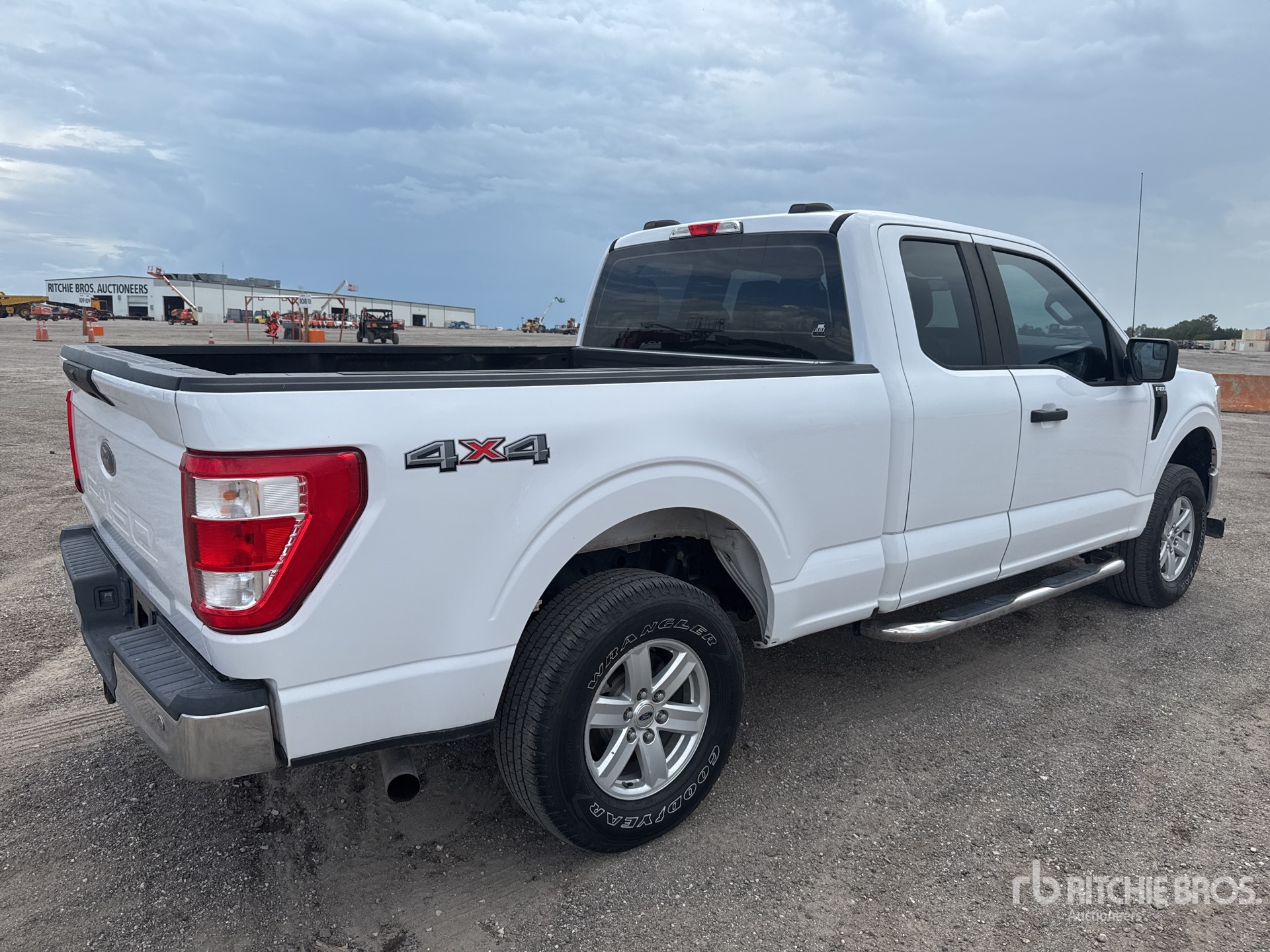 General Appearance with Picture, Right Rear Corner