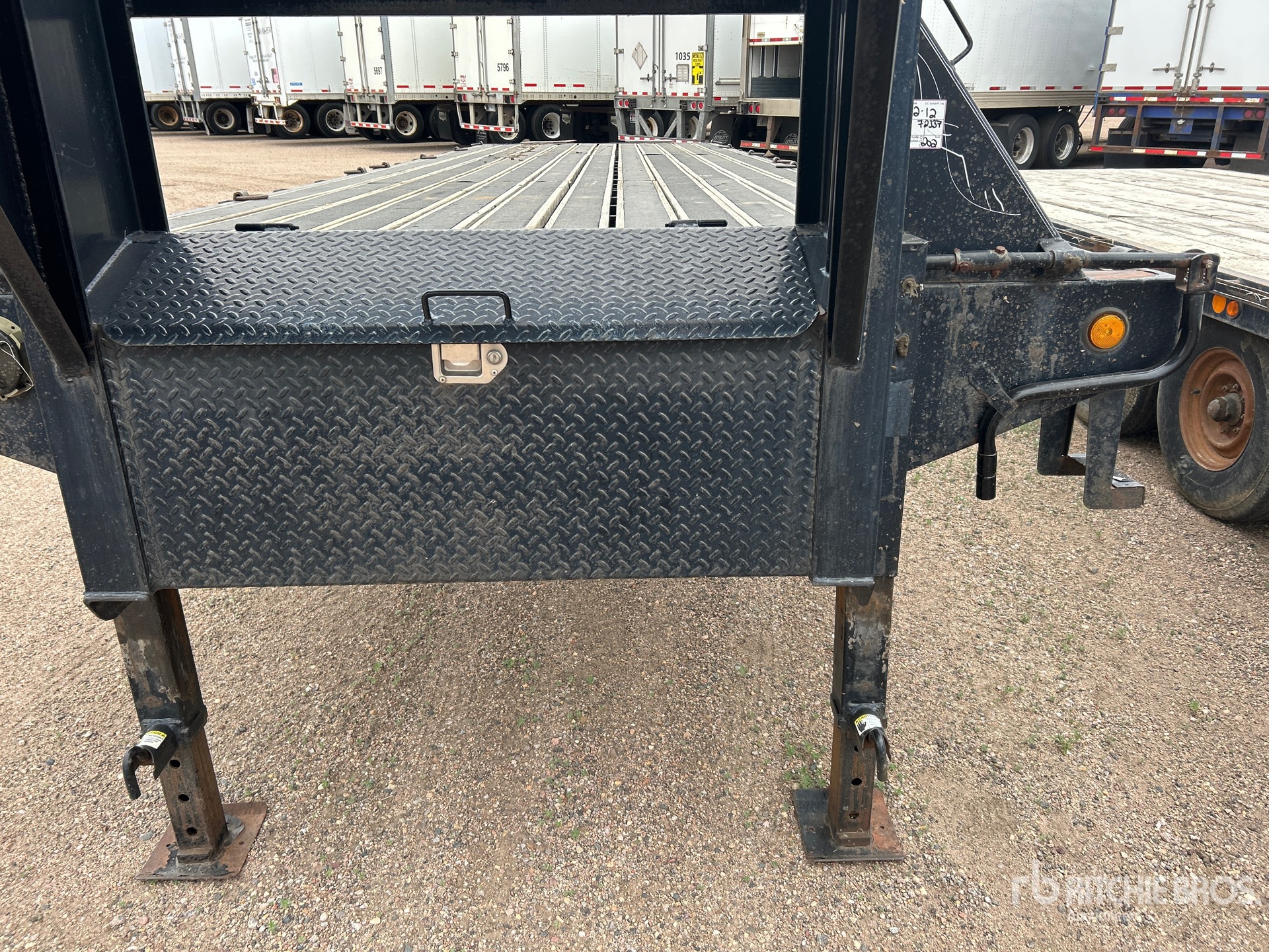 Photo of a 2012 Pj Trailers 35 ft T/A Gooseneck