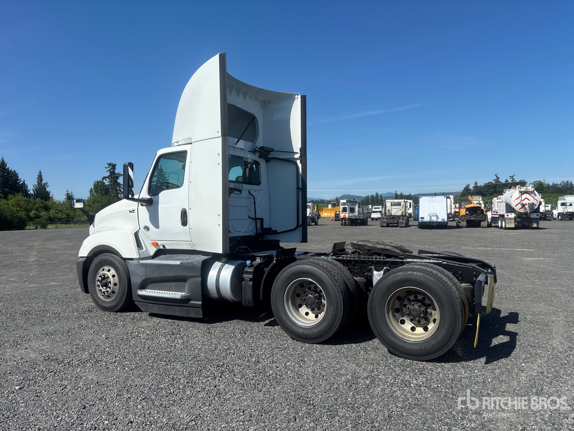 General Appearance with Picture, Left Rear Corner