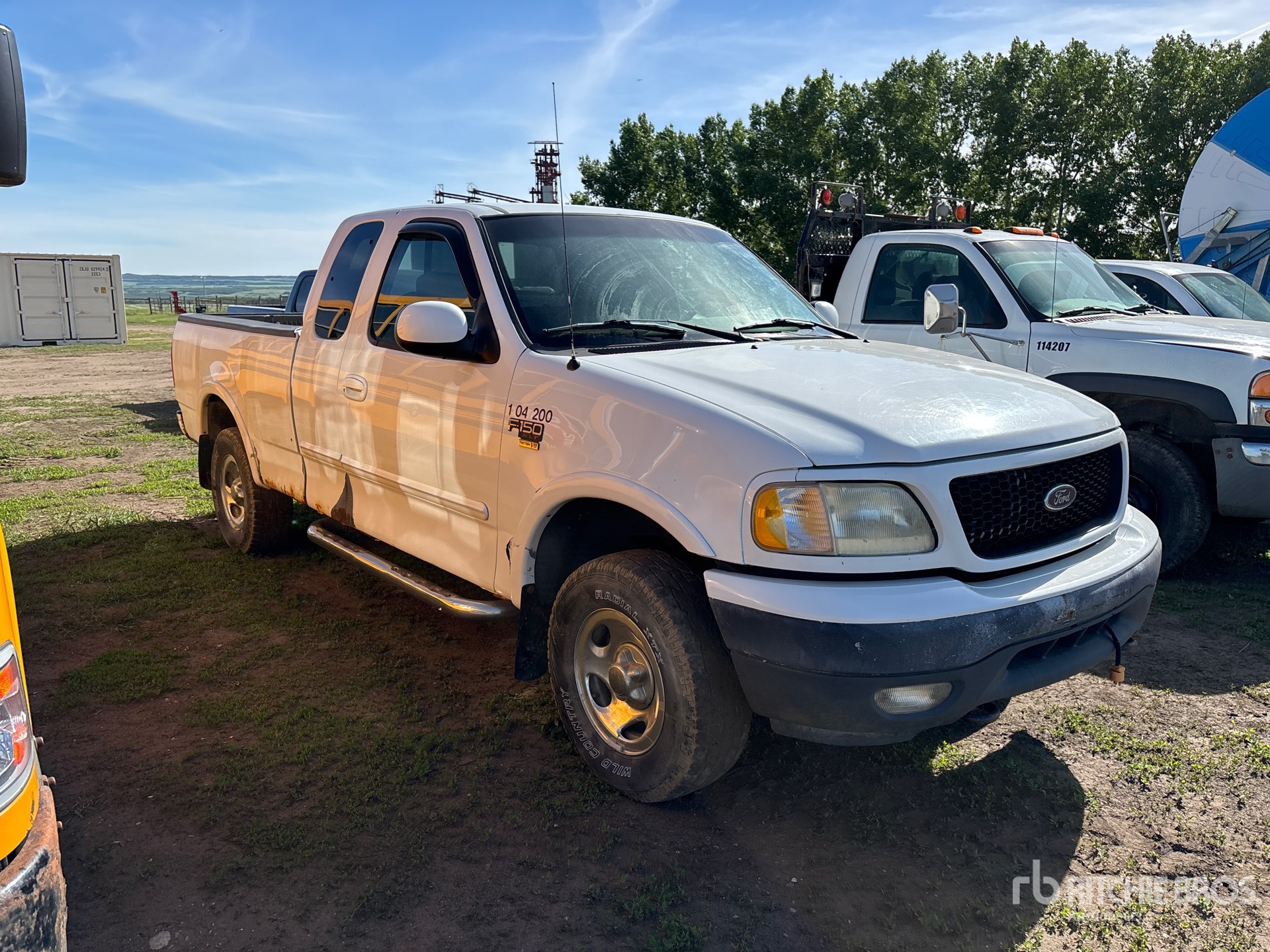 General Appearance with Picture, Right Front Corner