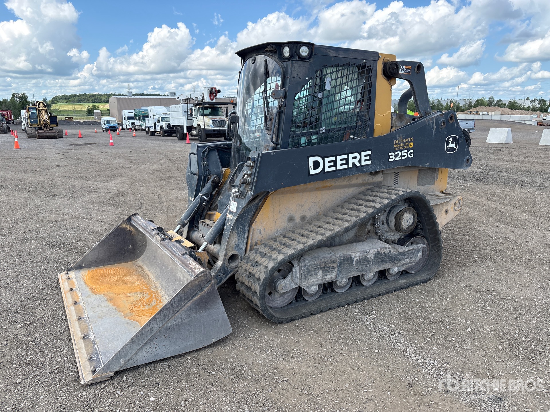 Photo of a 2019 John Deere 325G