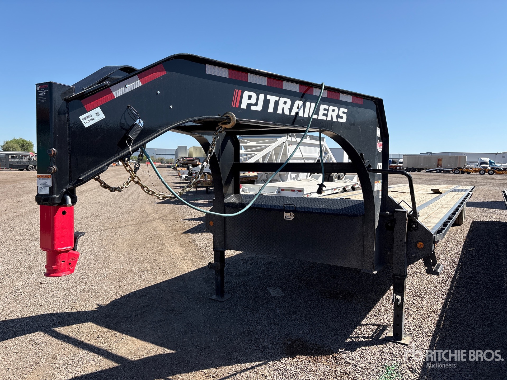 2025 Pj Trailers LX402