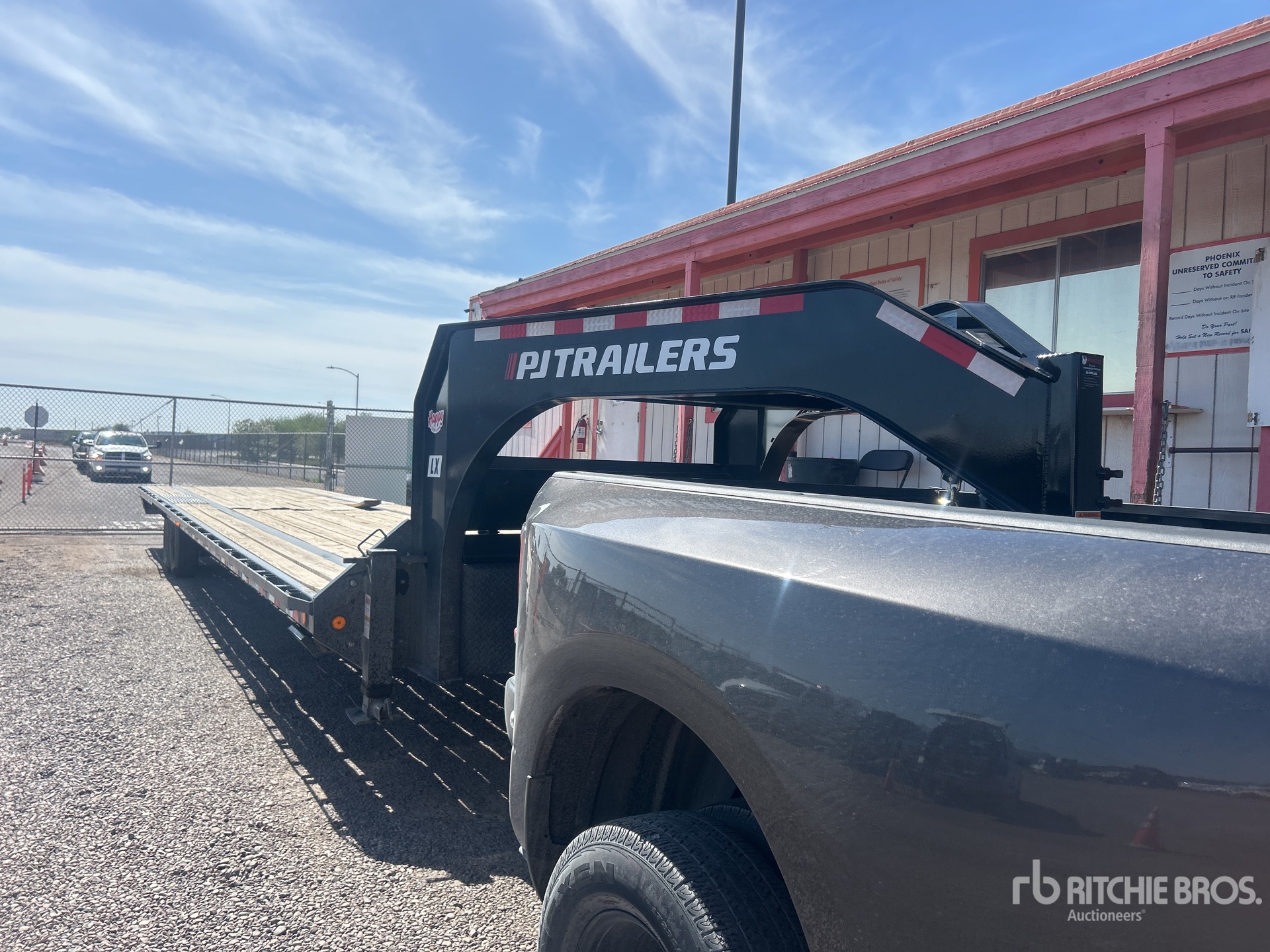 2025 Pj Trailers LX402