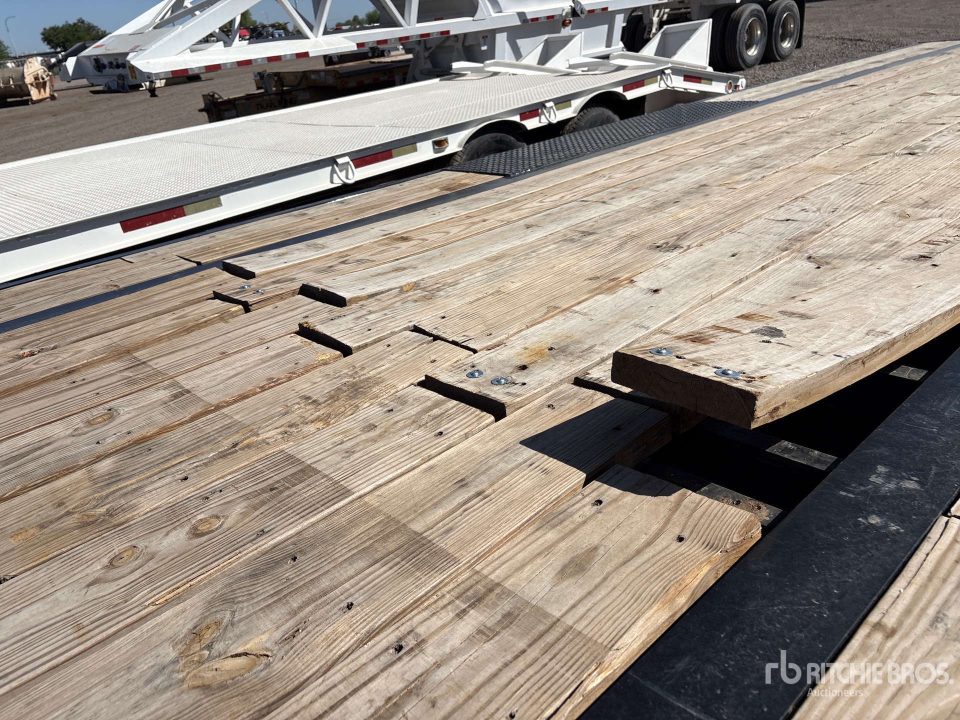 2025 Pj Trailers LX402