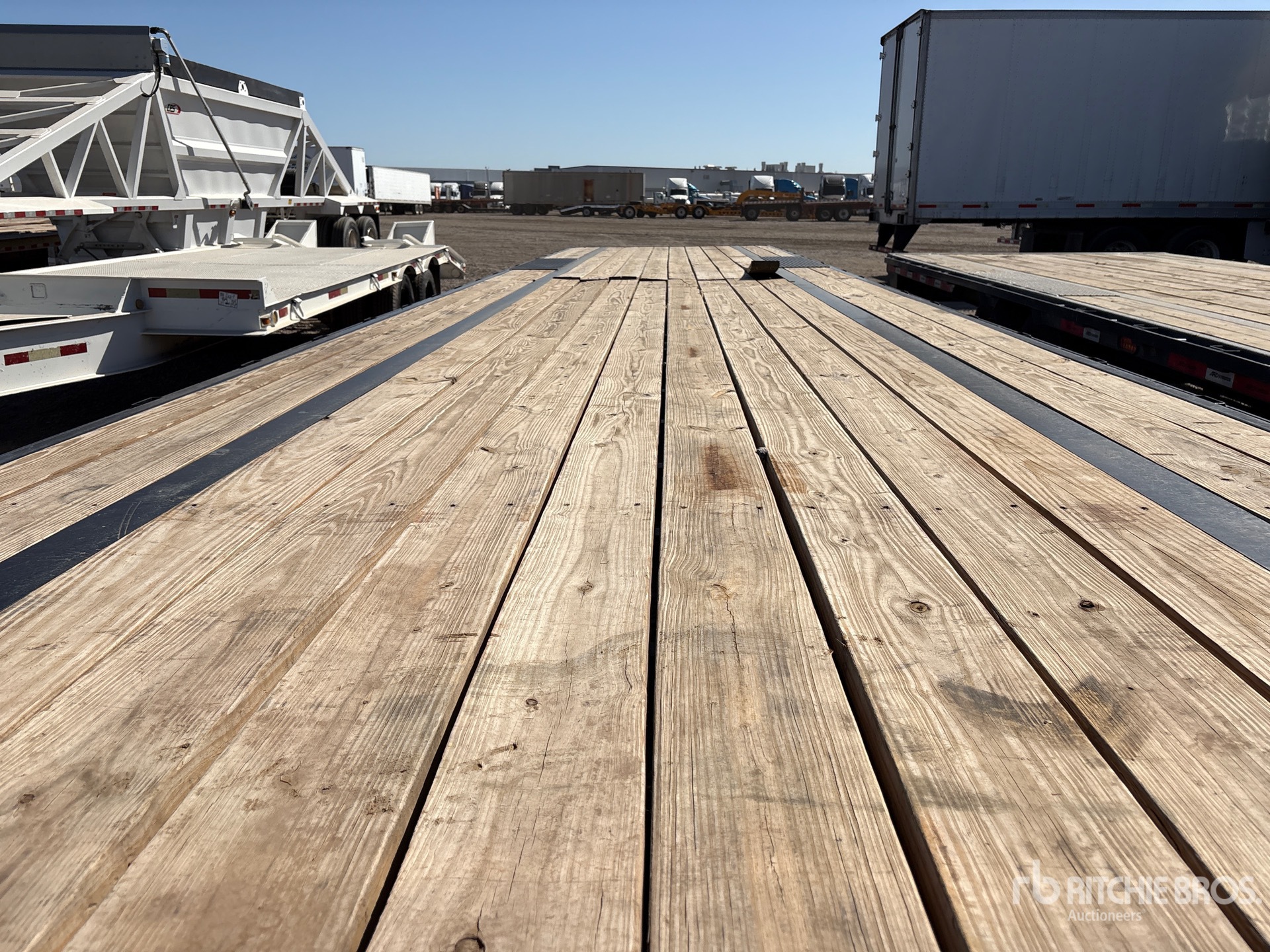 2025 Pj Trailers LX402