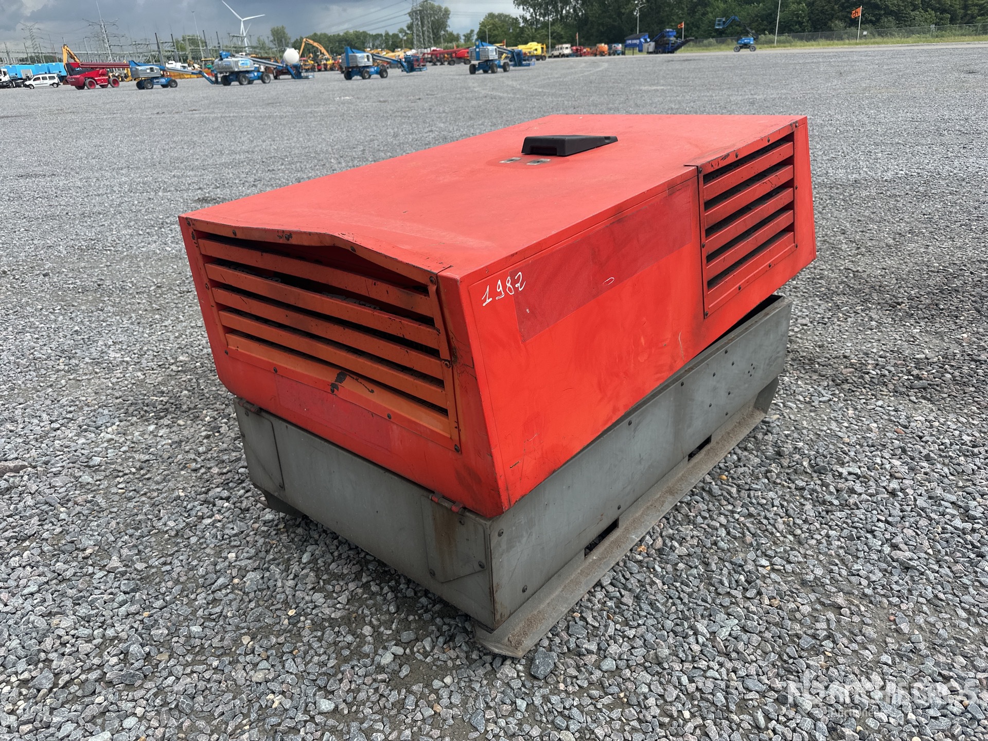 General Appearance with Picture, Right Rear Corner