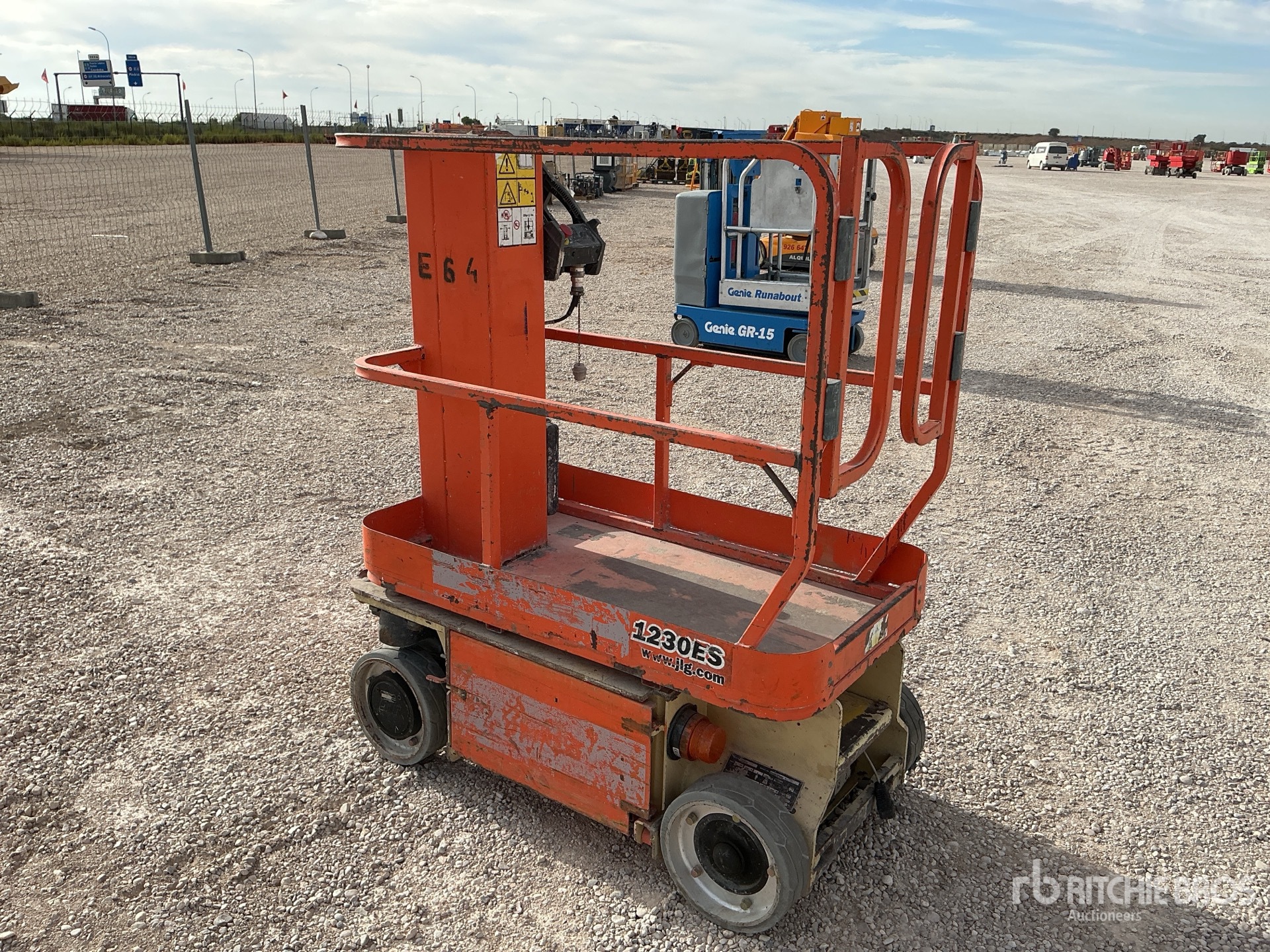2010 JLG 1230ES
