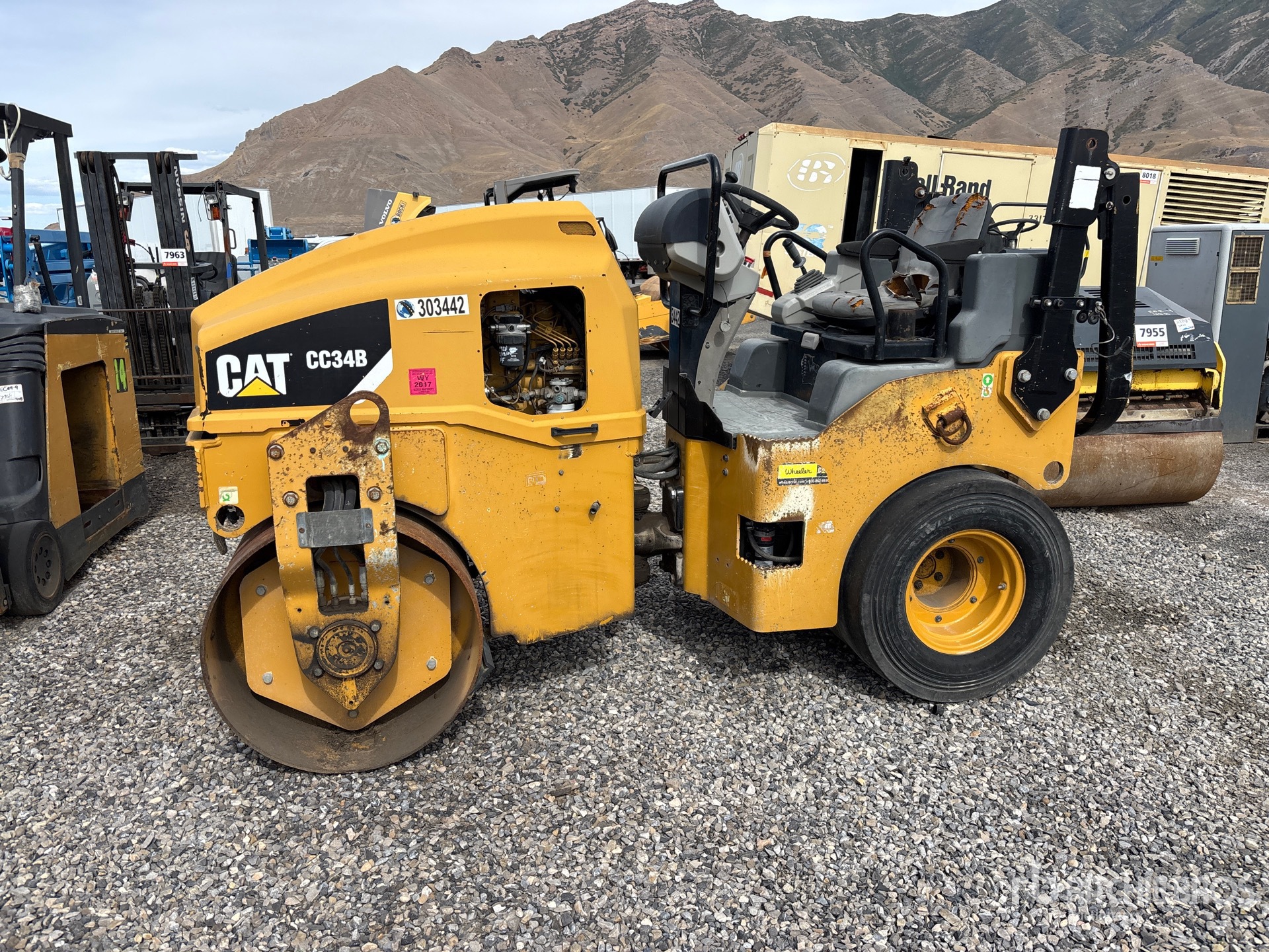 2015 Caterpillar CC34B