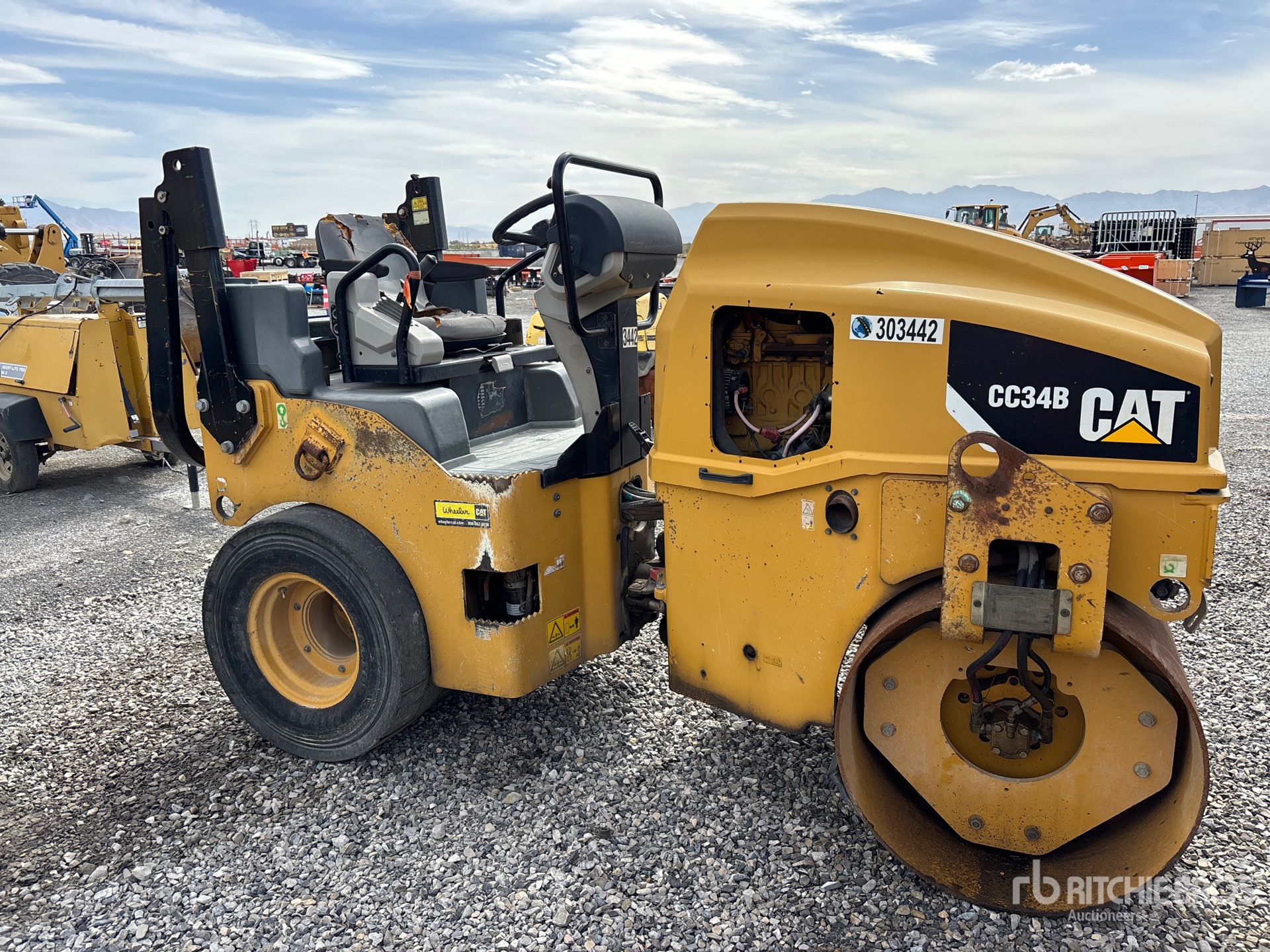 2015 Caterpillar CC34B