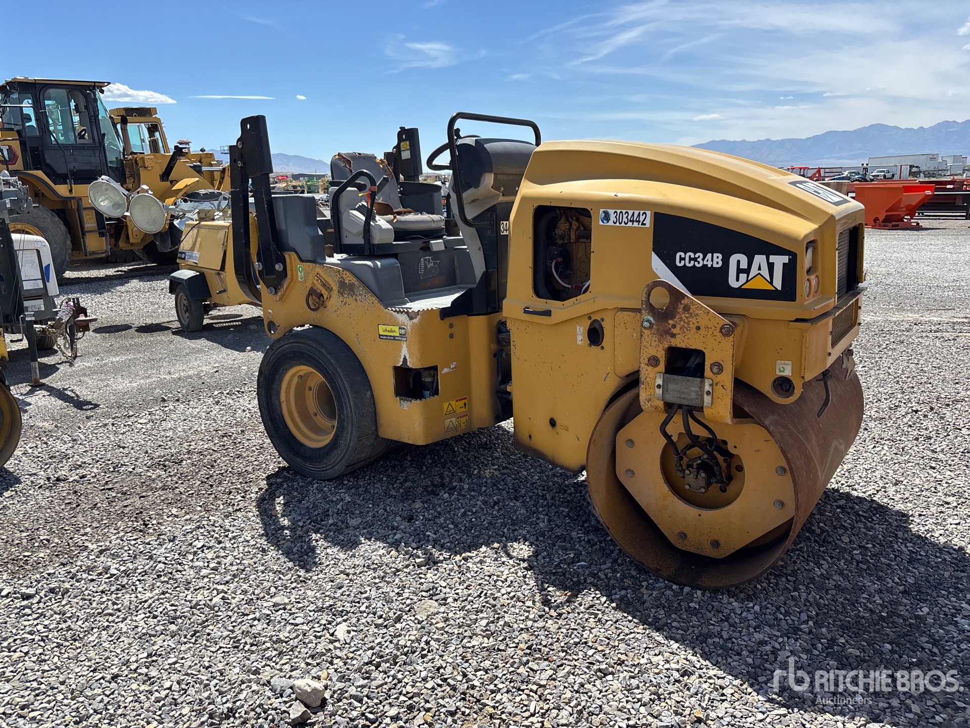 2015 Caterpillar CC34B
