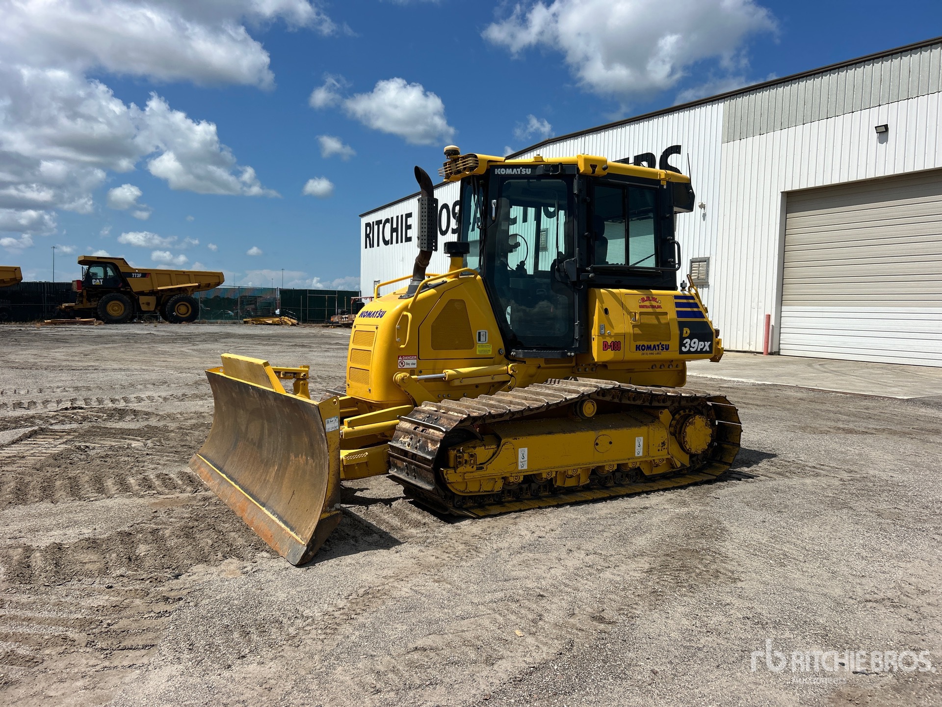 Photo of a 2023 Komatsu D39PX-24